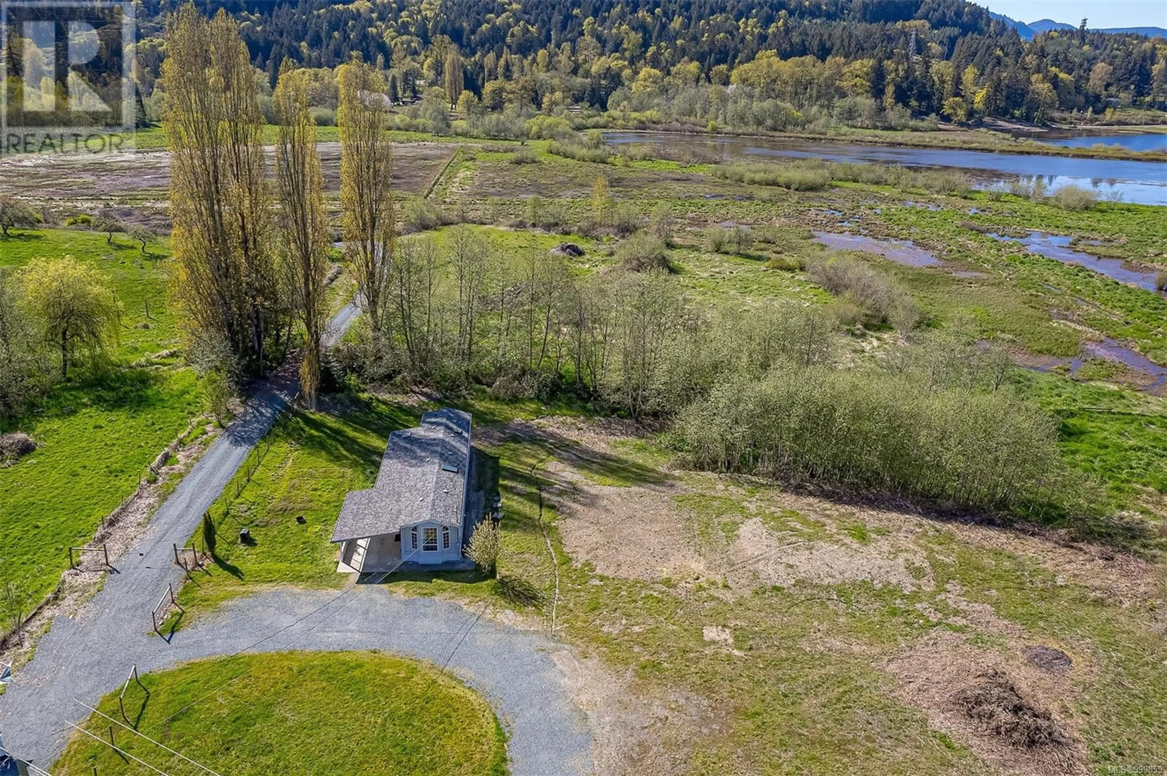 A pic from outside/outdoor area/front of a property/back of a property/a pic from drone, water/lake/river/ocean view for 7600 WESTHOLME ROAD, Duncan British Columbia V9L6B4