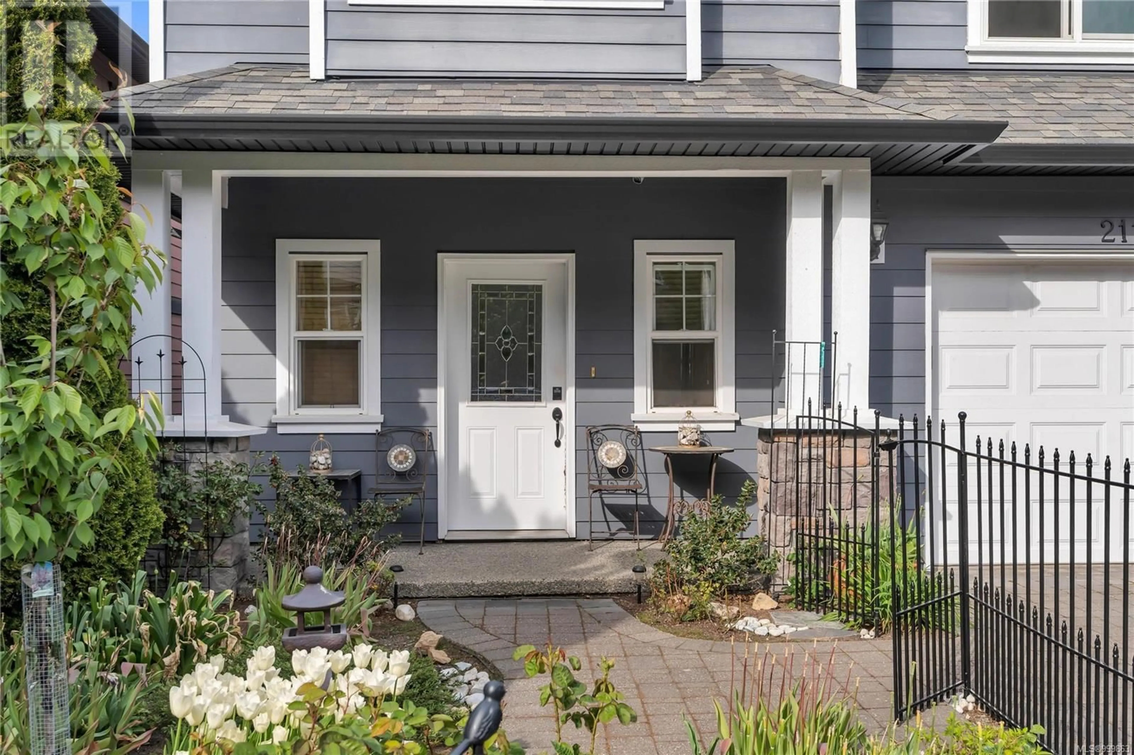 Indoor entryway for 2111 LONGSPUR DRIVE, Langford British Columbia V9B0E7