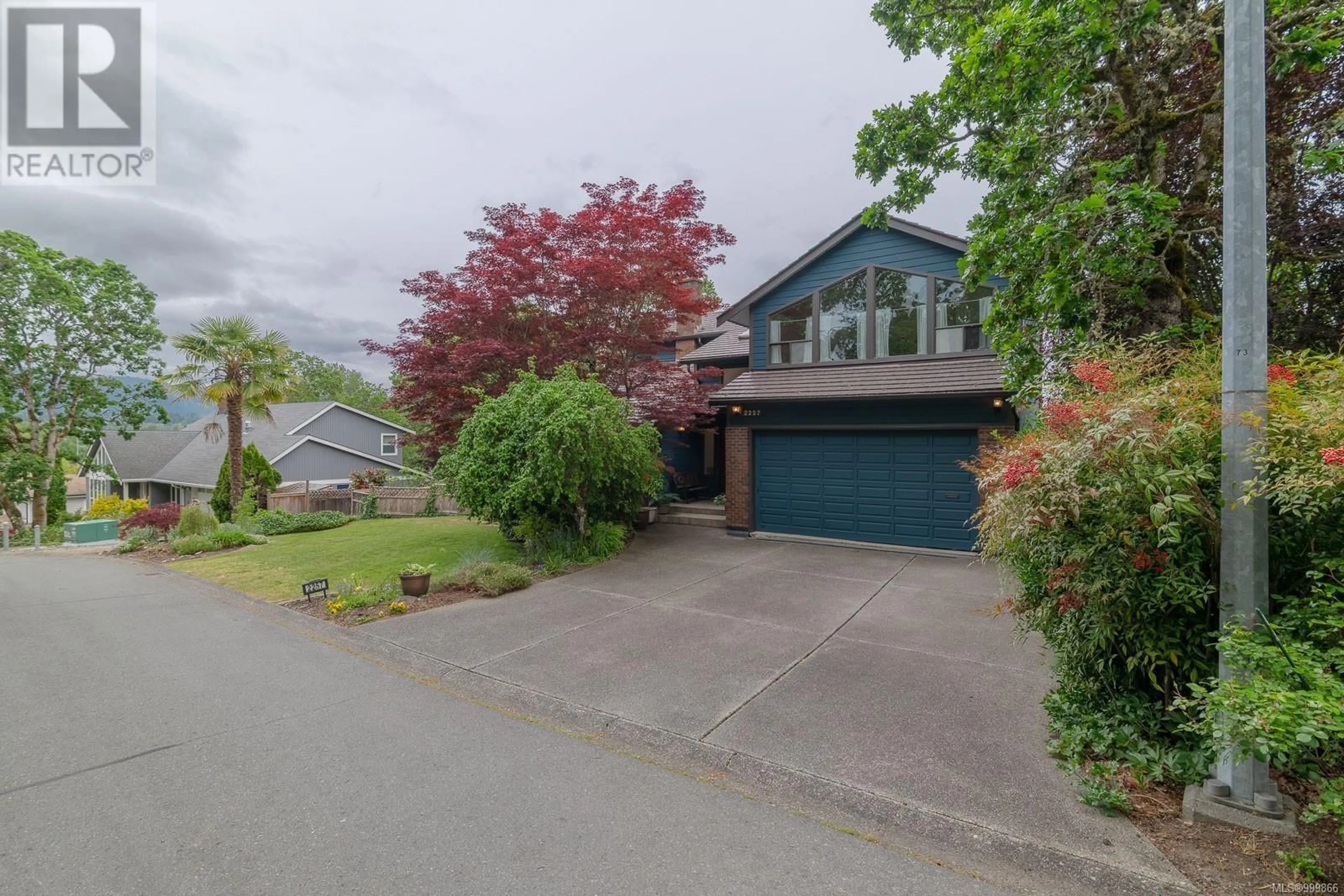 A pic from outside/outdoor area/front of a property/back of a property/a pic from drone, street for 2257 MURISON PLACE, Duncan British Columbia V9L4W3