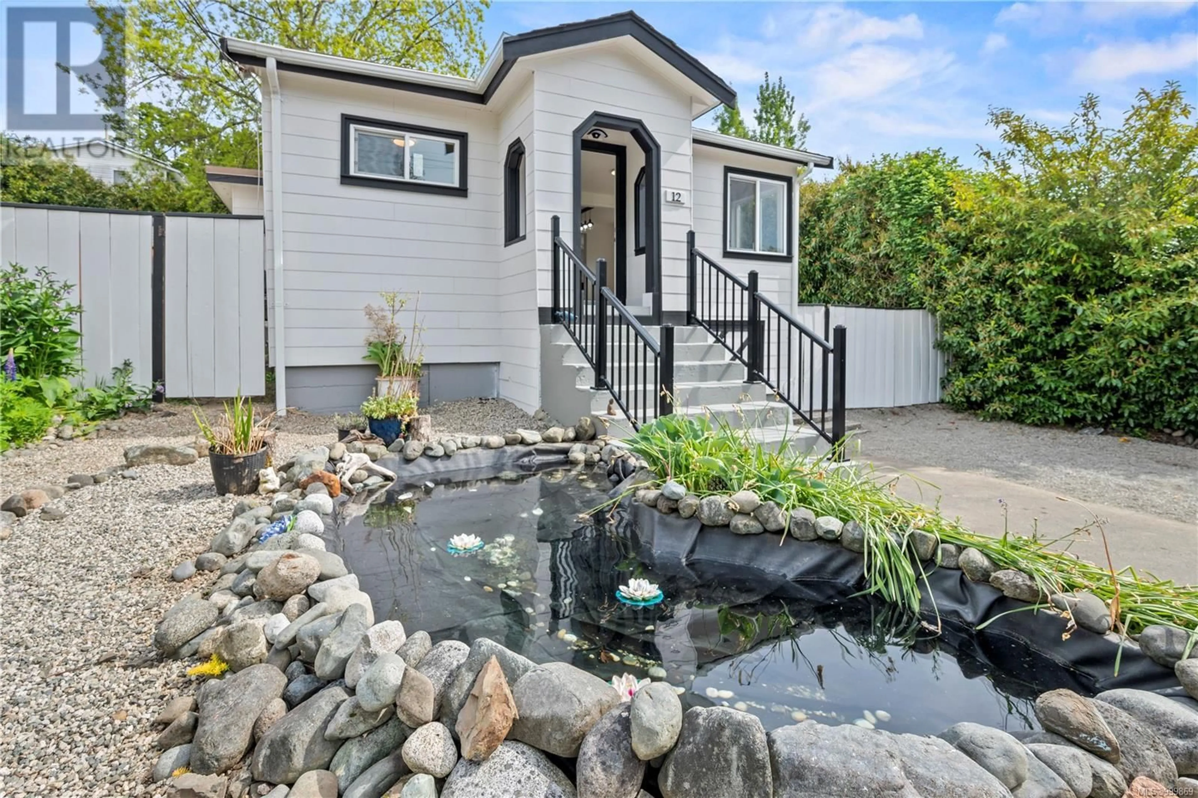 Home with vinyl exterior material, unknown for 12 CONARD STREET, View Royal British Columbia V8Z5G2