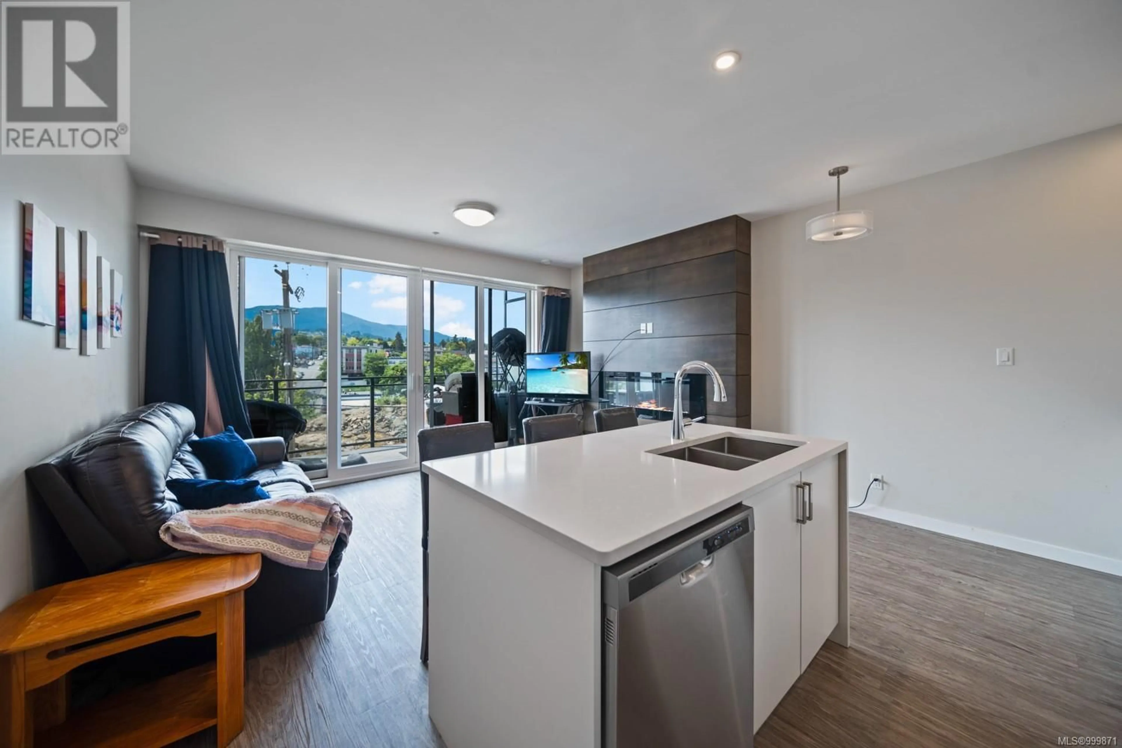 Open concept kitchen, unknown for 310 - 91 CHAPEL STREET, Nanaimo British Columbia V9R0J3