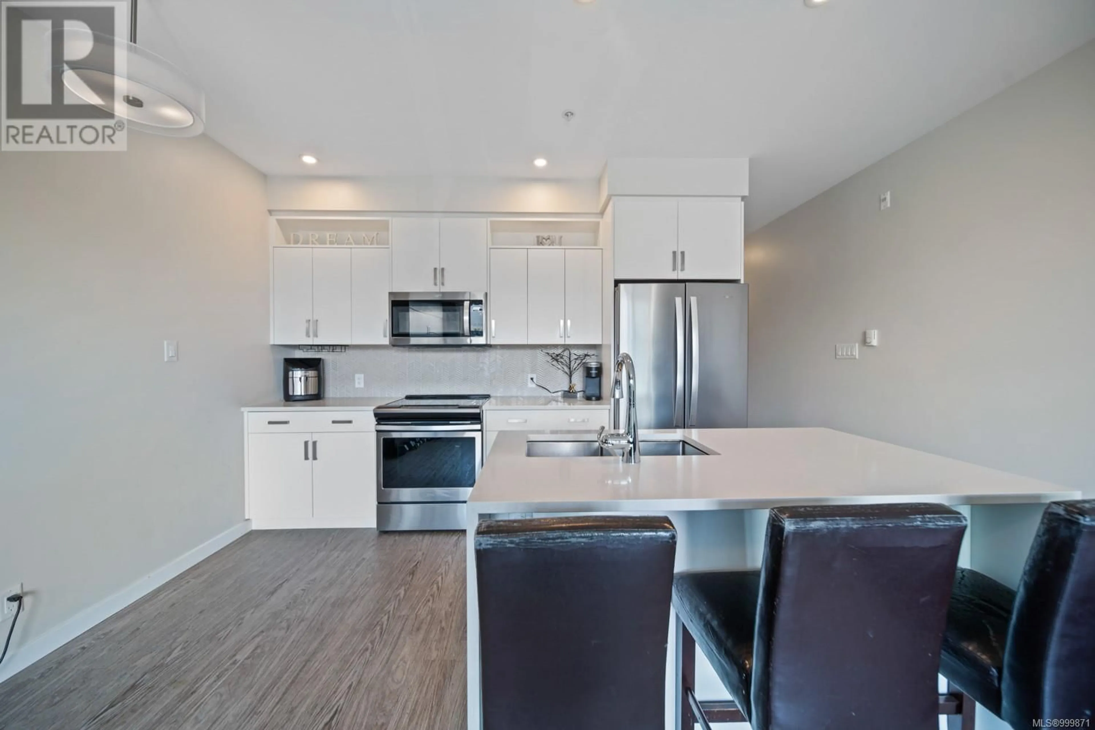 Open concept kitchen, unknown for 310 - 91 CHAPEL STREET, Nanaimo British Columbia V9R0J3