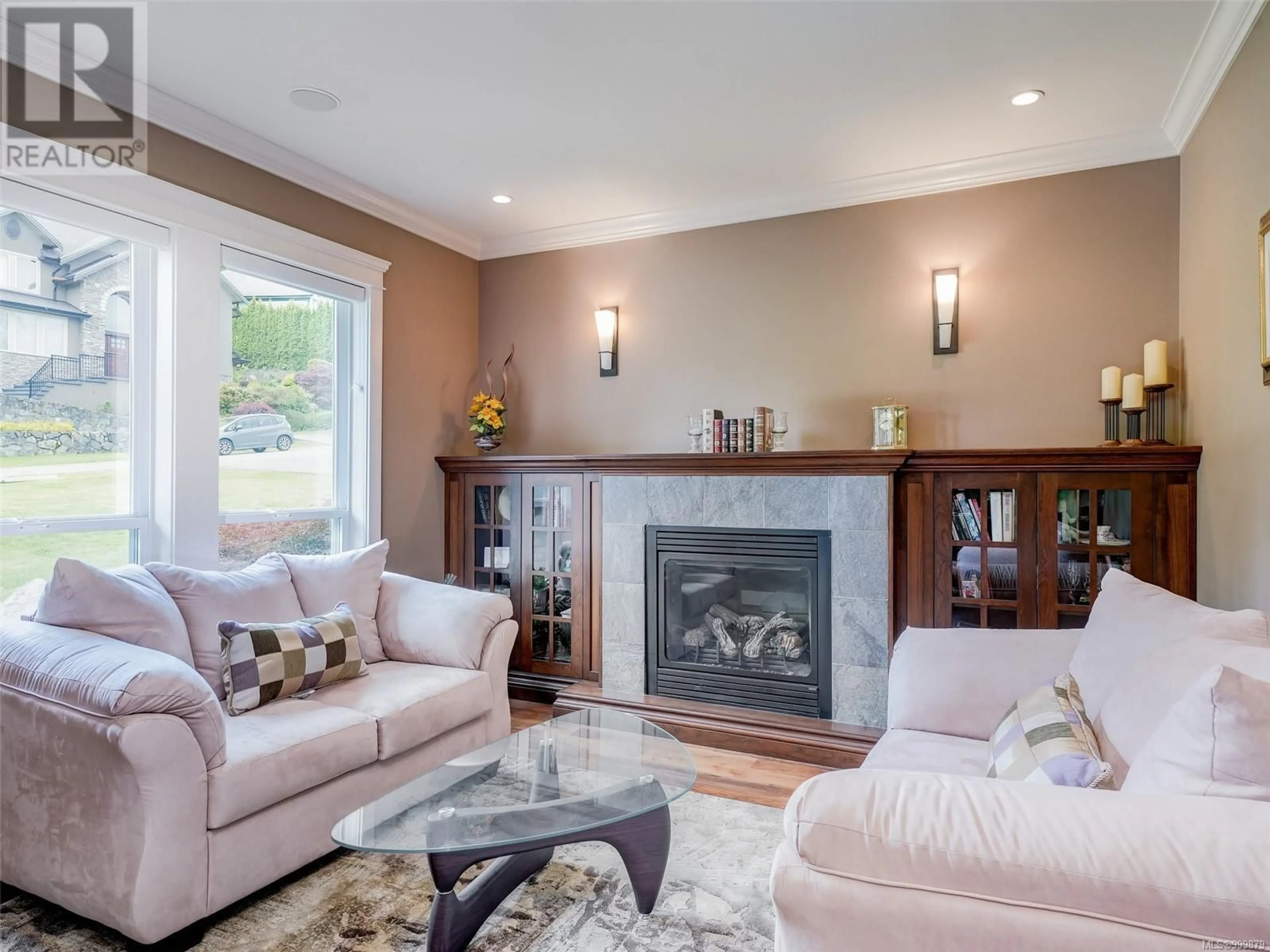 Living room with furniture, unknown for 1738 TEXADA TERRACE, North Saanich British Columbia V8L6B1