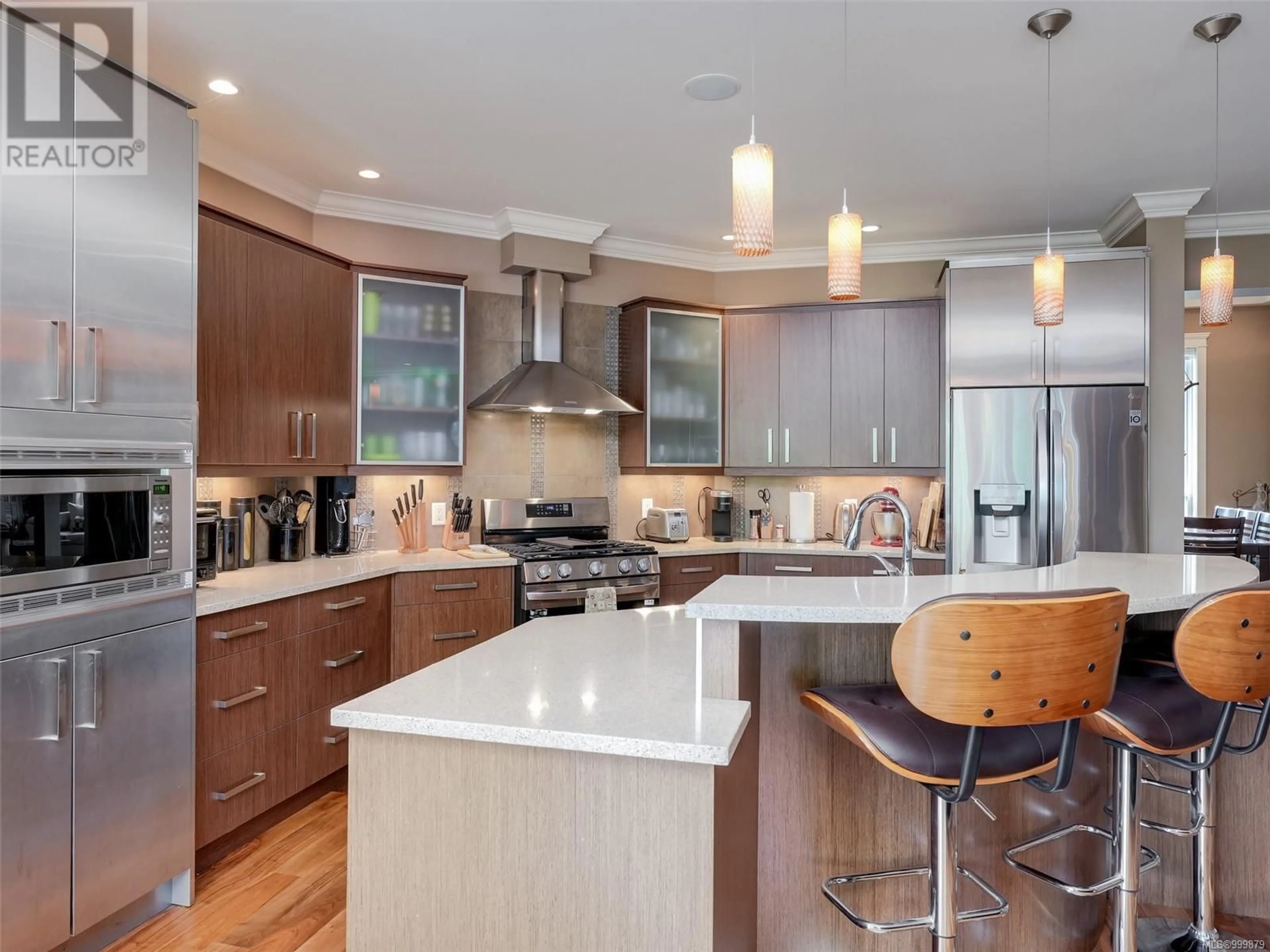Contemporary kitchen, unknown for 1738 TEXADA TERRACE, North Saanich British Columbia V8L6B1