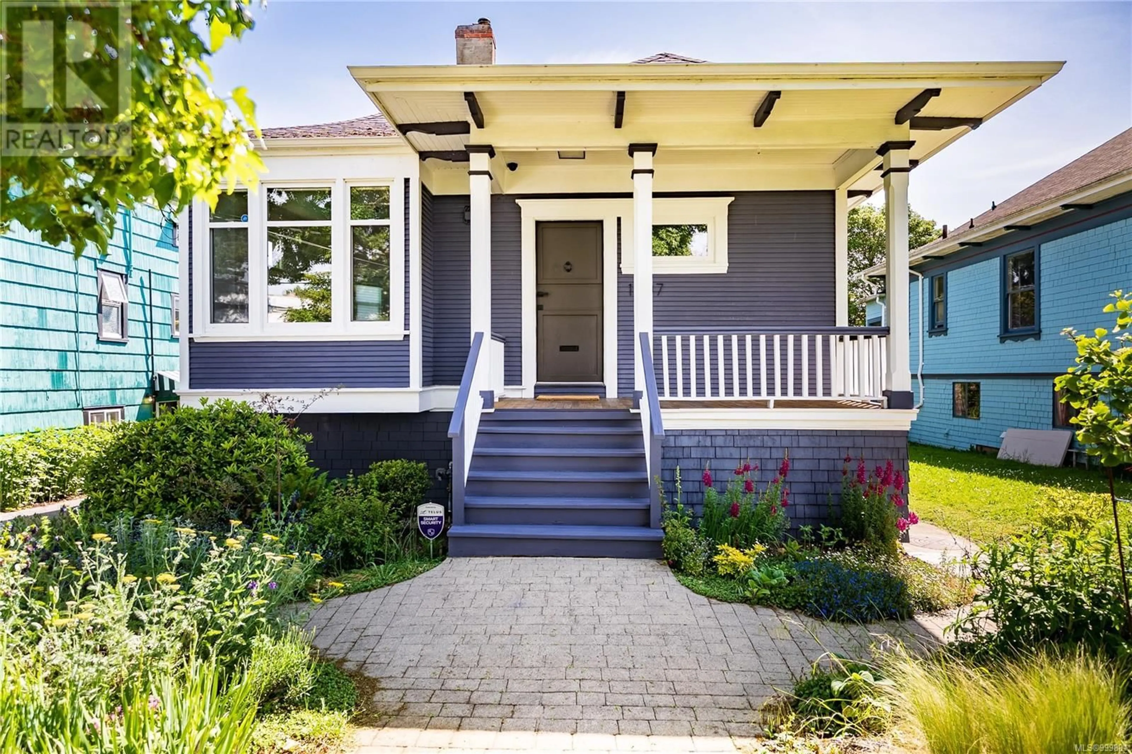 Home with vinyl exterior material, street for 1737 BANK STREET, Victoria British Columbia V8R4V7