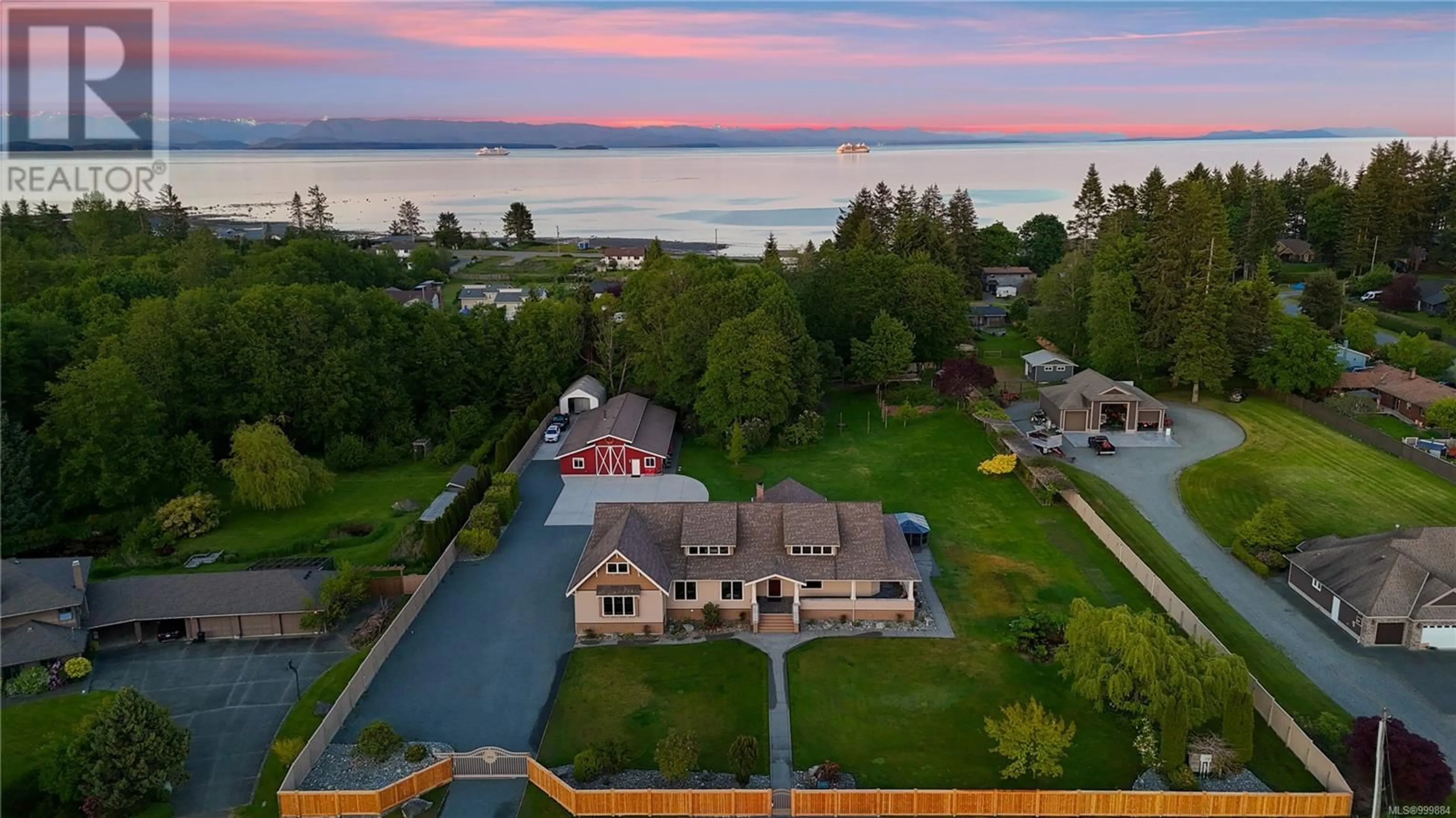 A pic from outside/outdoor area/front of a property/back of a property/a pic from drone, water/lake/river/ocean view for 3816 STUART PLACE, Campbell River British Columbia V9H1J7
