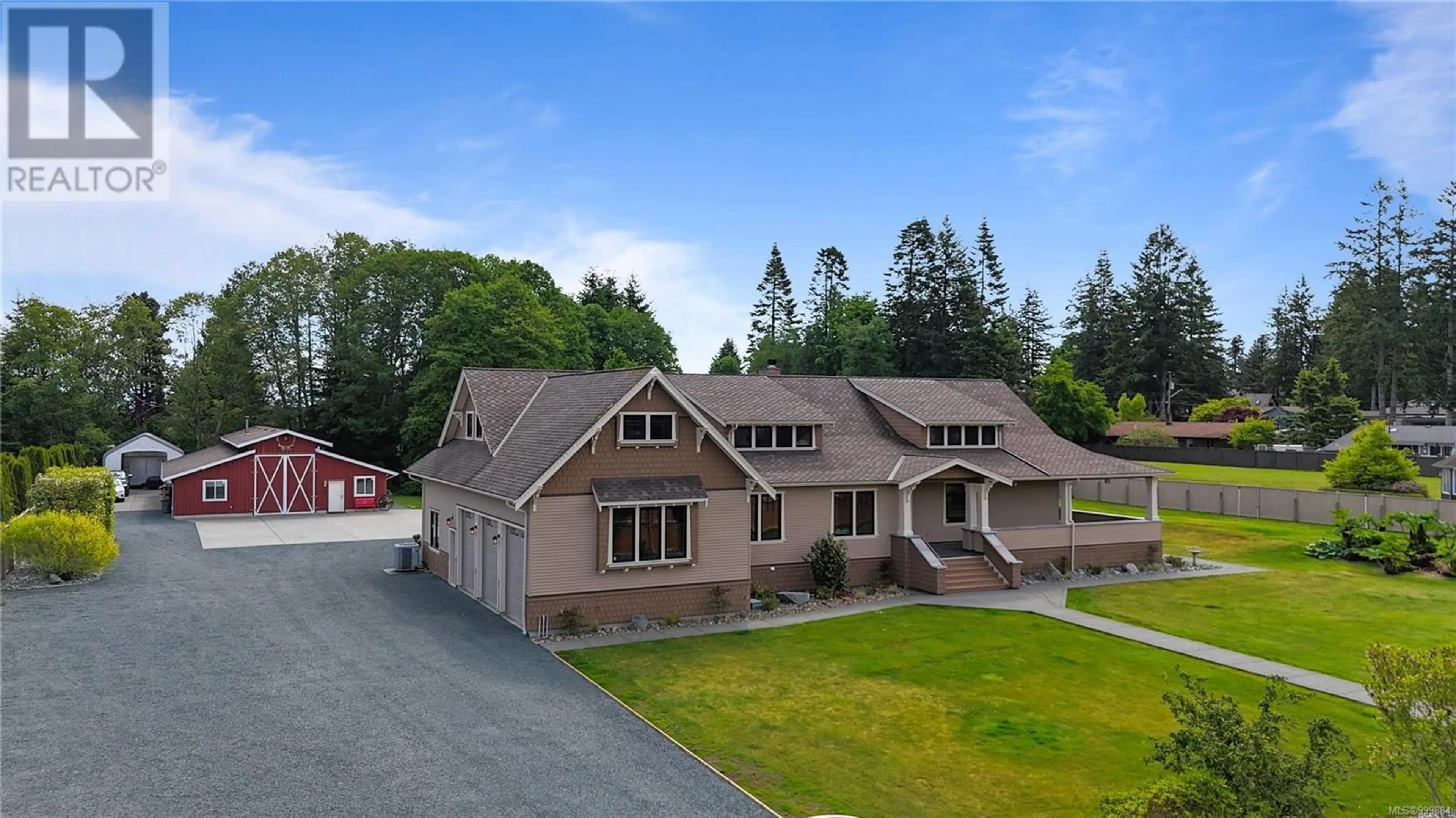 A pic from outside/outdoor area/front of a property/back of a property/a pic from drone, unknown for 3816 STUART PLACE, Campbell River British Columbia V9H1J7
