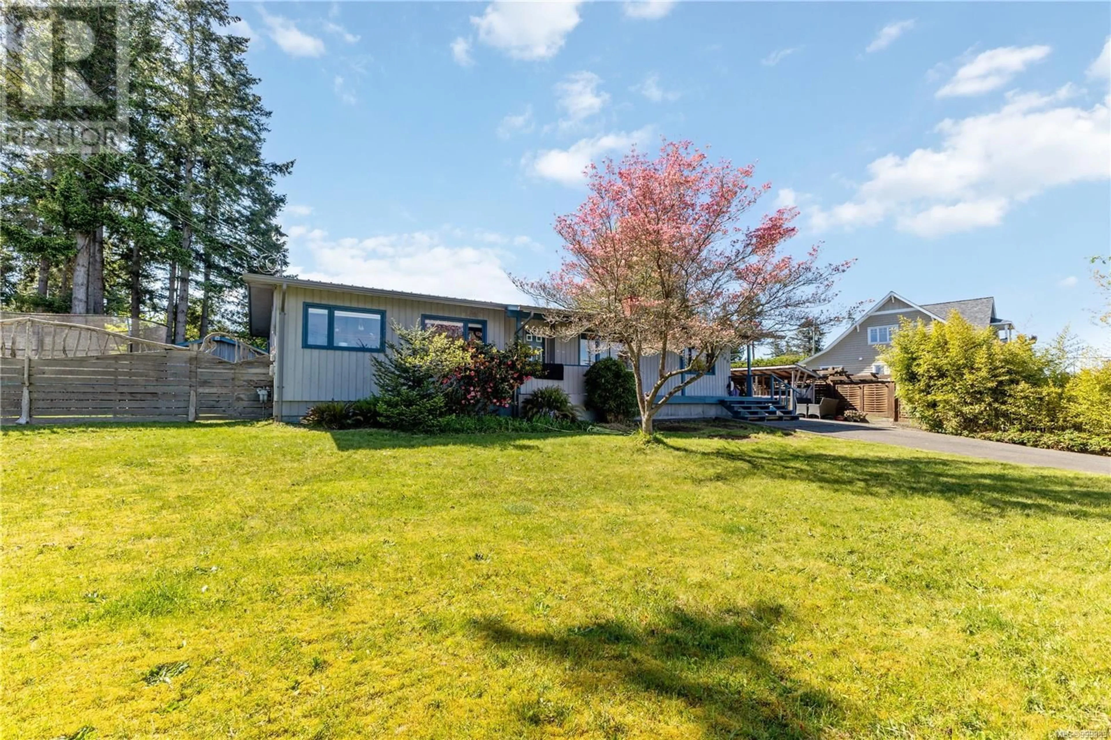 A pic from outside/outdoor area/front of a property/back of a property/a pic from drone, street for 1346 GALERNO ROAD, Campbell River British Columbia V9W1J9