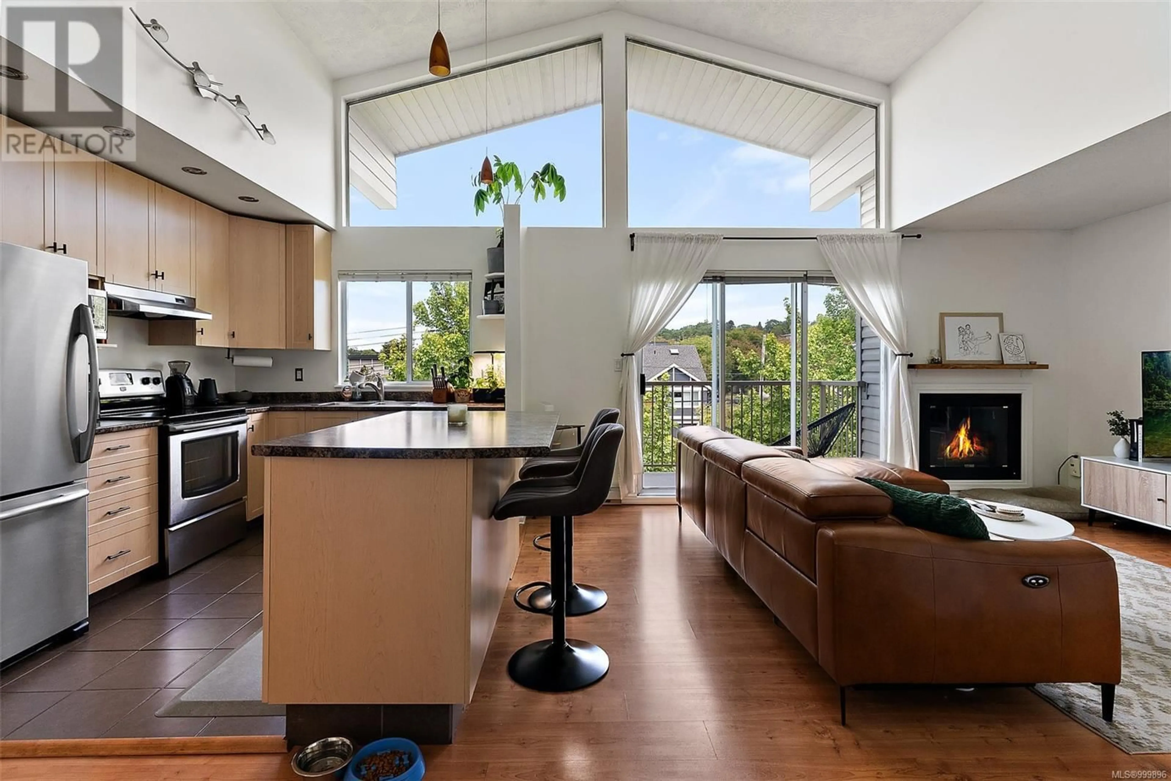 Open concept kitchen, unknown for 400 - 1055 HILLSIDE AVENUE, Victoria British Columbia V8T2A4