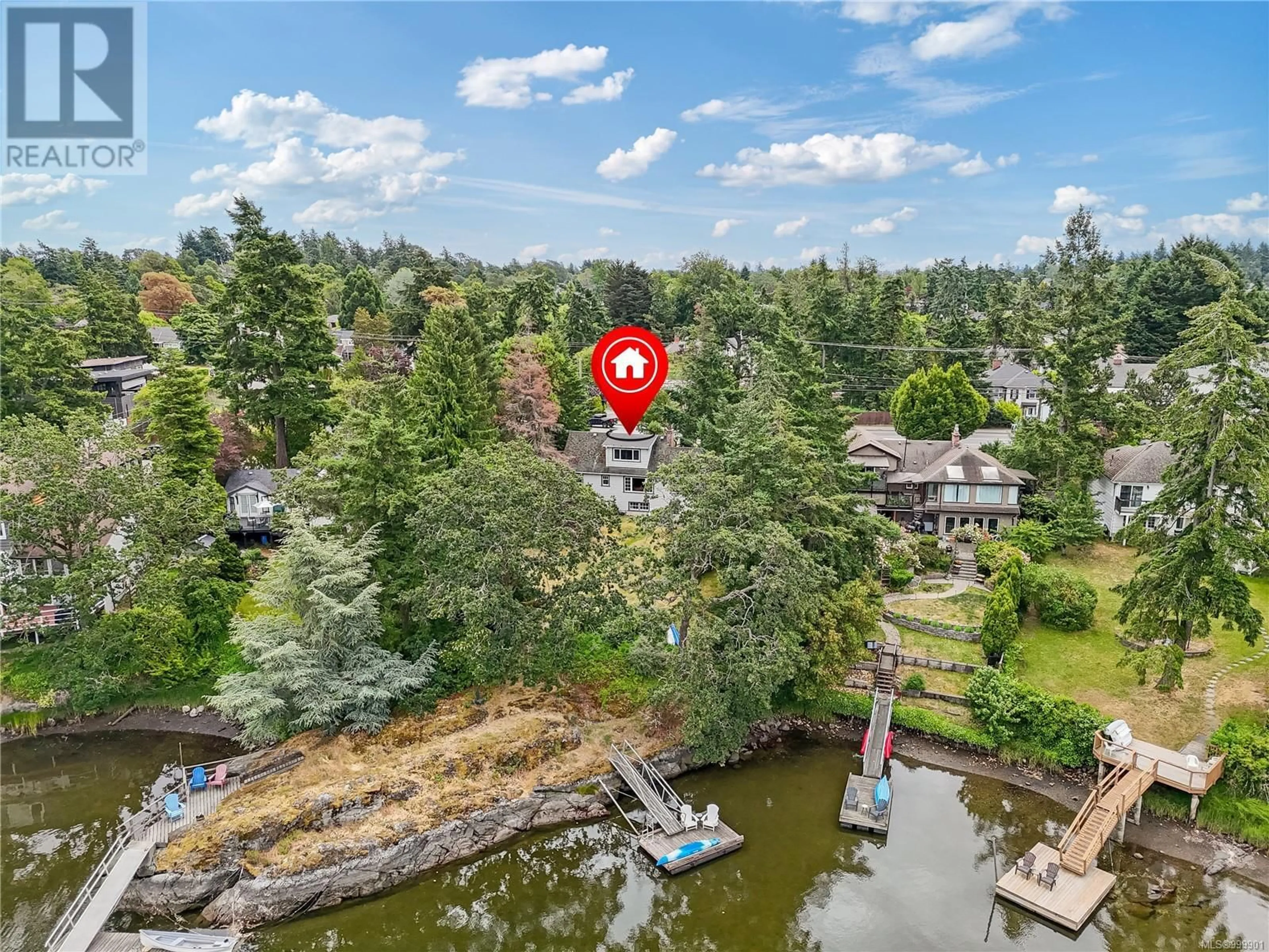 A pic from outside/outdoor area/front of a property/back of a property/a pic from drone, water/lake/river/ocean view for 2868 GLENWOOD AVENUE, Saanich British Columbia V9A2A2