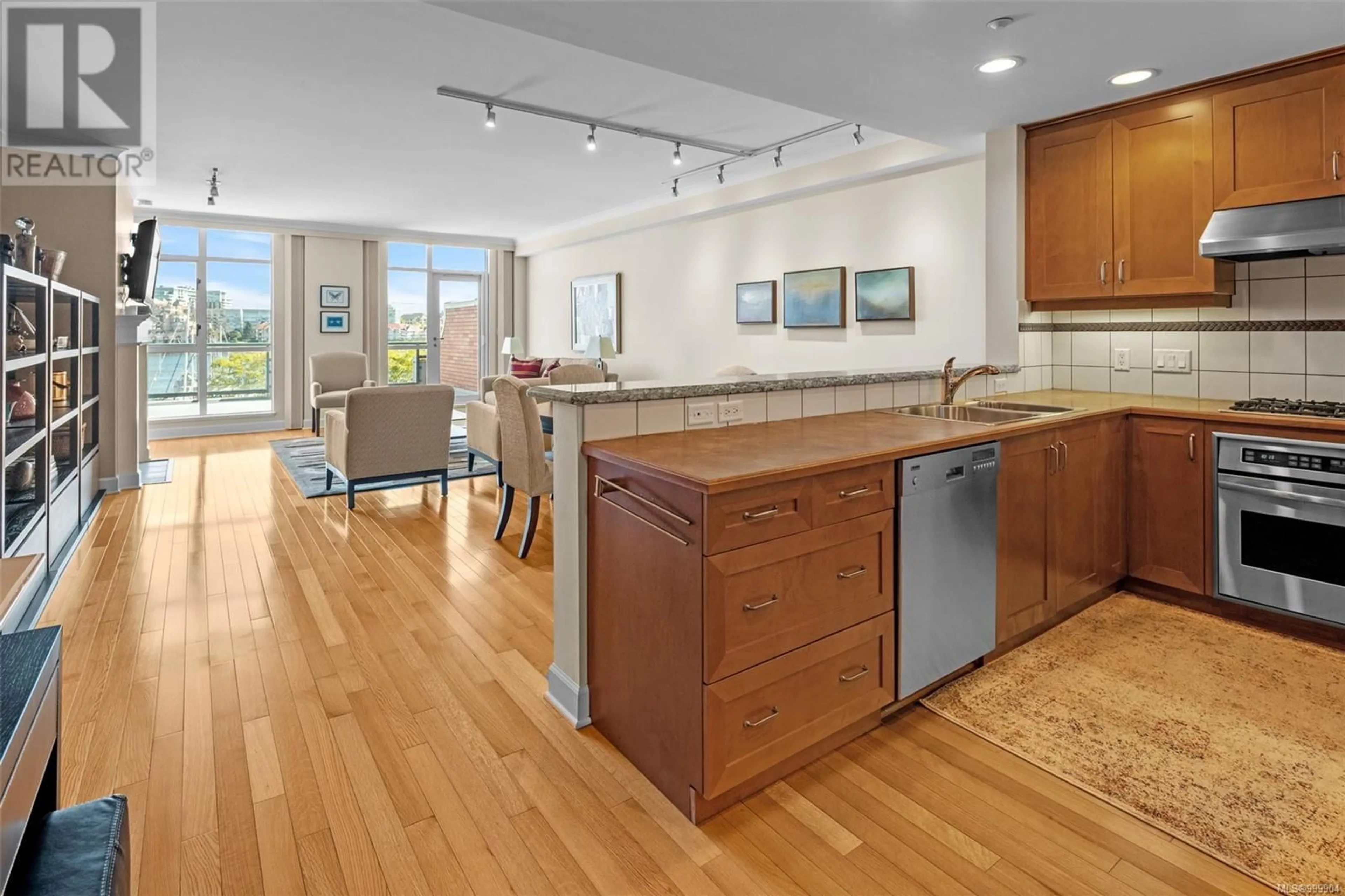 Open concept kitchen, unknown for 323 - 21 DALLAS ROAD, Victoria British Columbia V8V4Z9