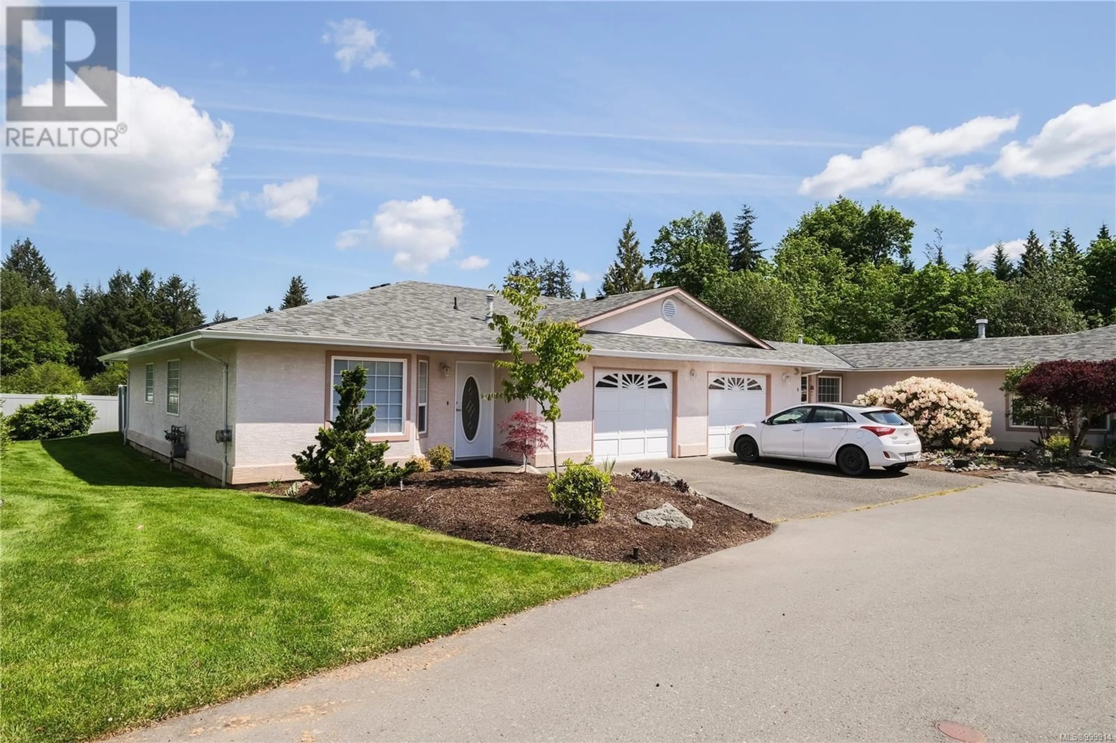 Home with vinyl exterior material, street for 5 - 6111 SAYWARD ROAD, Duncan British Columbia V9L5J4