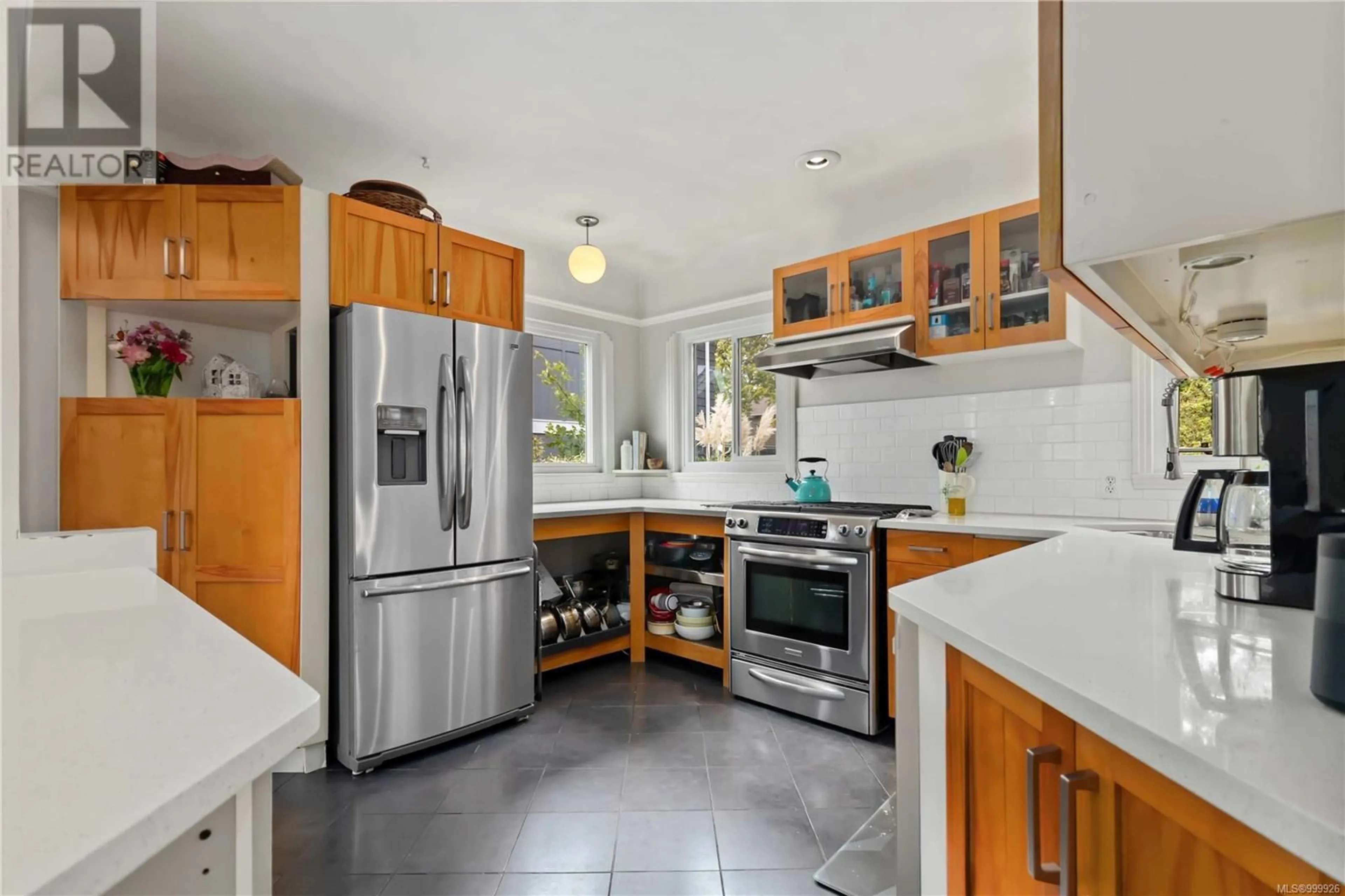 Unknown for 140 OLIVE STREET, Victoria British Columbia V8S3H3