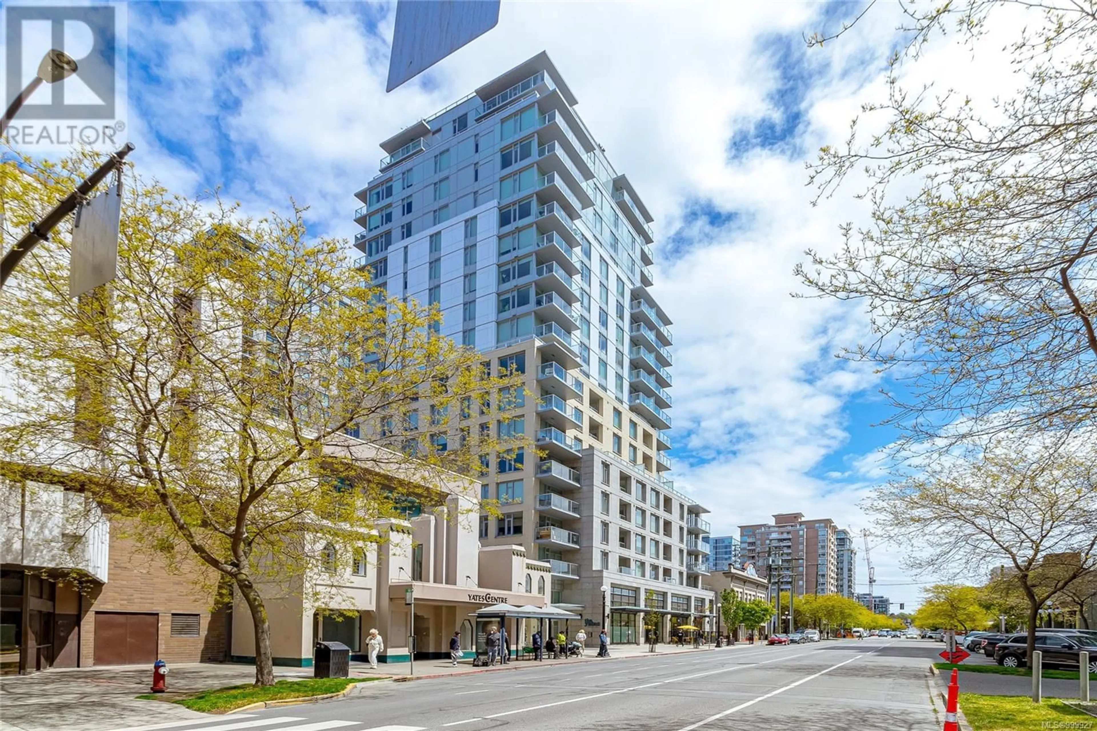 Patio, street for 601 - 848 YATES STREET, Victoria British Columbia V8W0G2