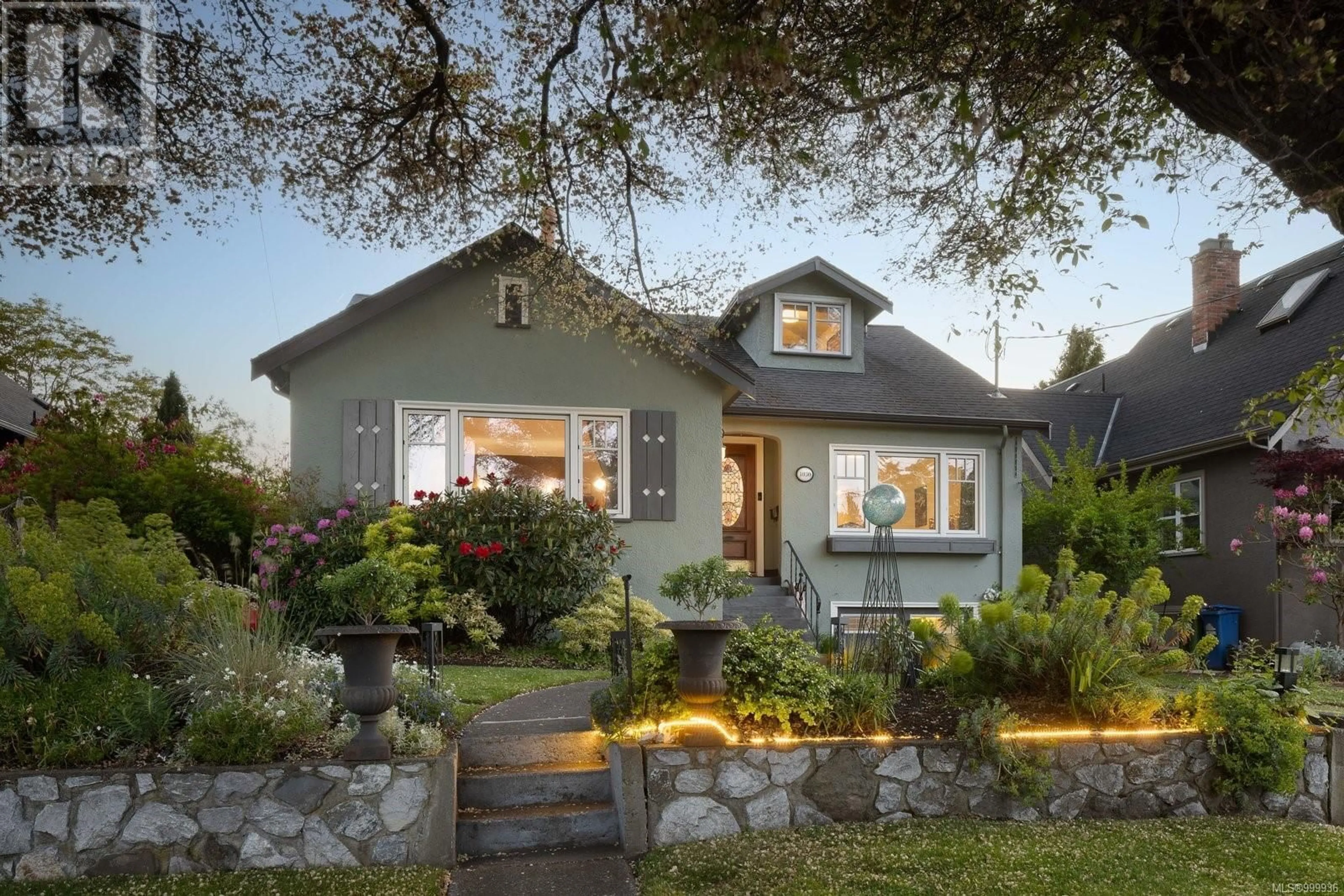 Home with vinyl exterior material, street for 1030 ROSLYN ROAD, Oak Bay British Columbia V8S4R5