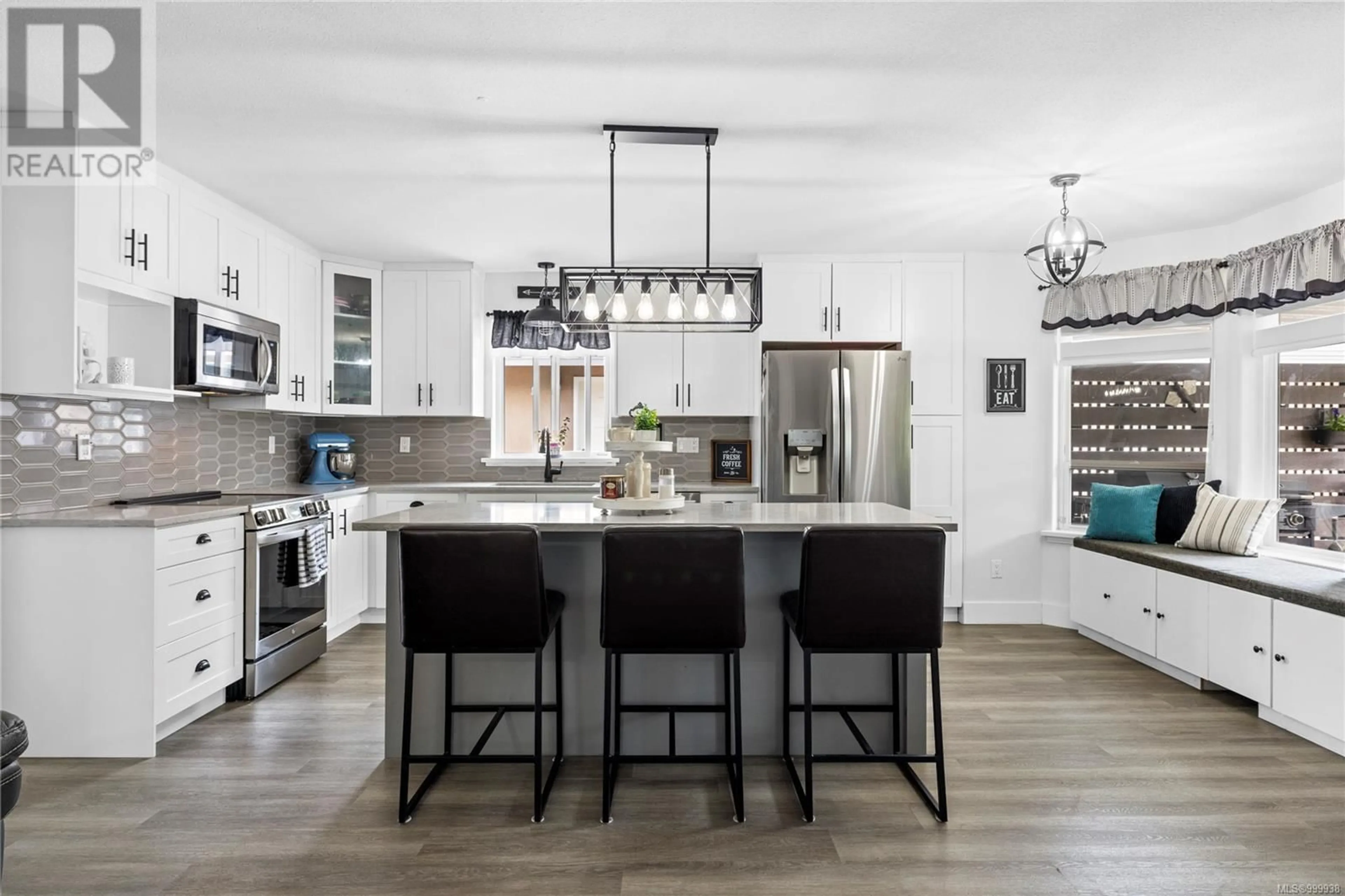 Open concept kitchen, ceramic/tile floor for 3875 KEEHA DRIVE, Port Alberni British Columbia V9Y8C8
