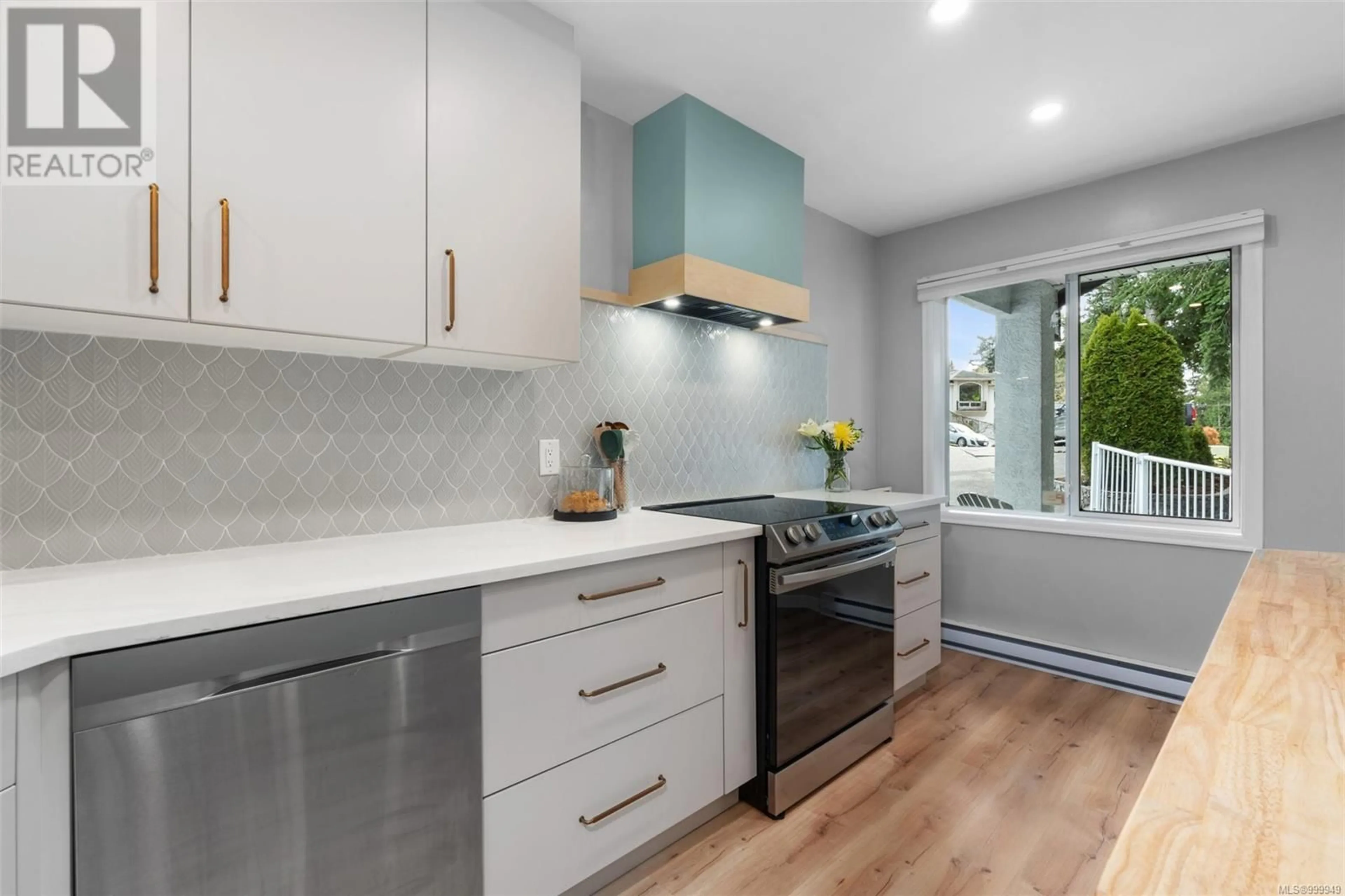 Open concept kitchen, unknown for 11 PEARCE PLACE, View Royal British Columbia V9B5V6