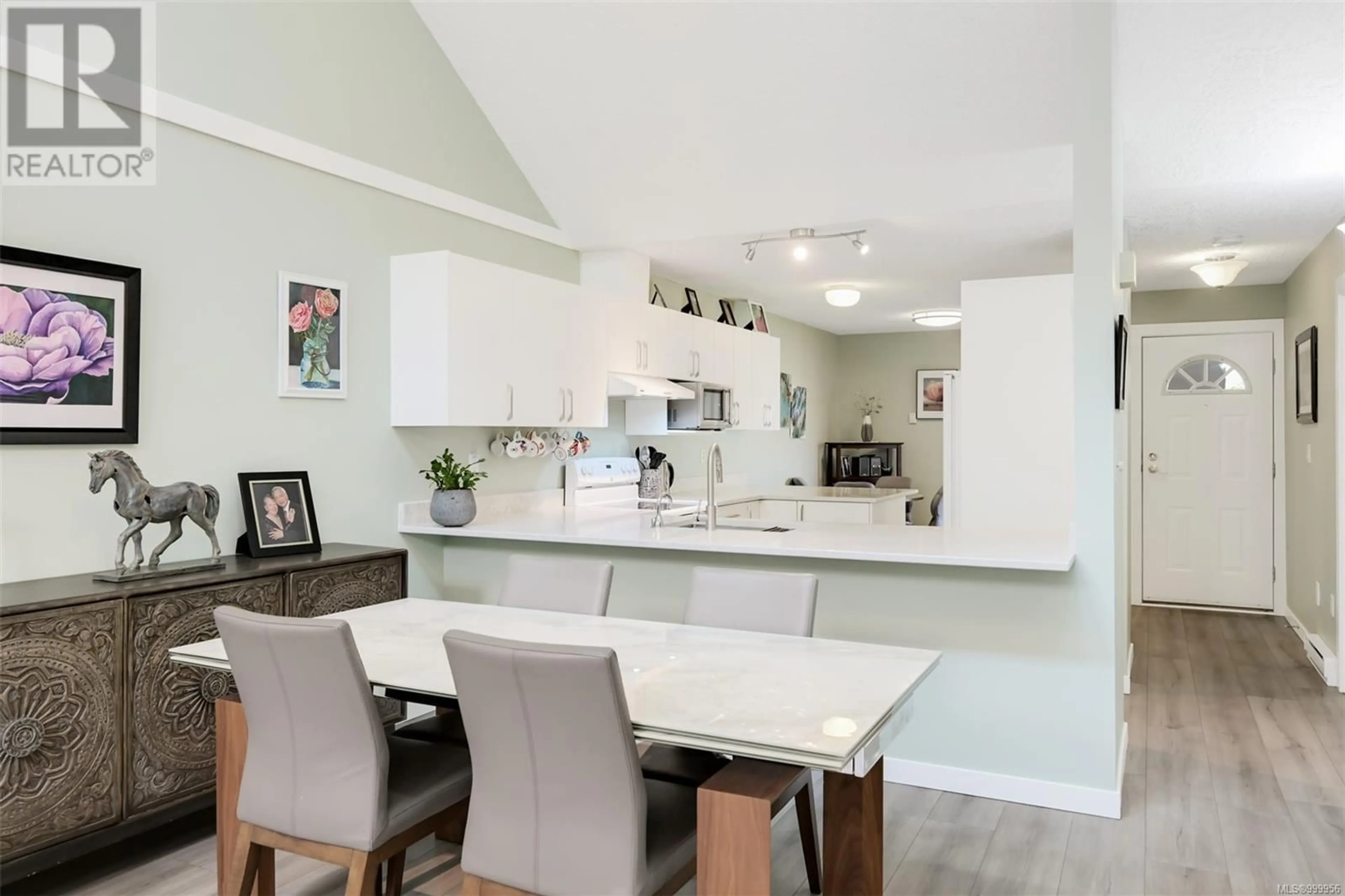 Contemporary kitchen, unknown for 10 - 3049 BRITTANY DRIVE, Colwood British Columbia V9B5P8