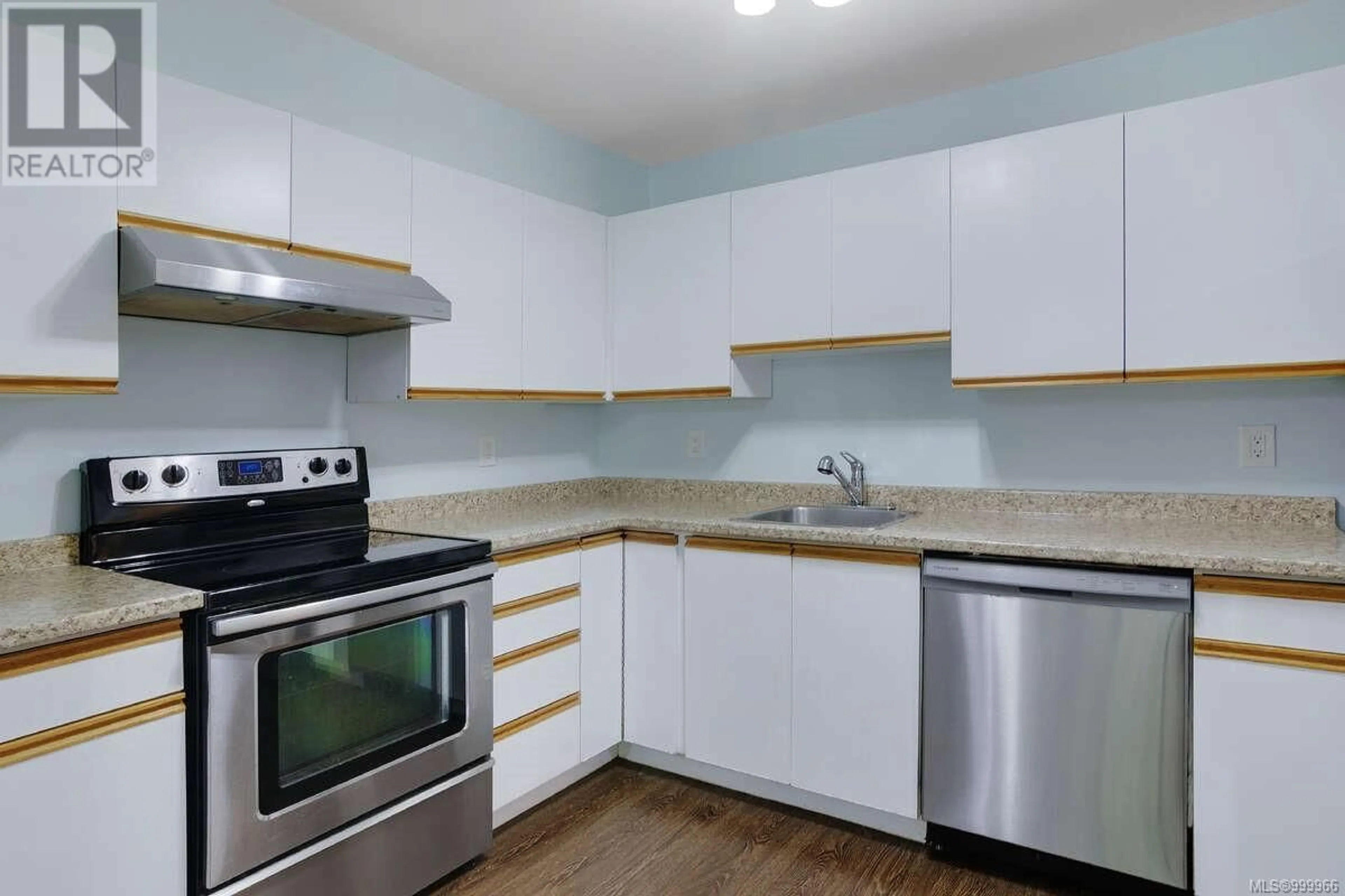 Standard kitchen, wood/laminate floor for 128 - 6711 DOVER ROAD, Nanaimo British Columbia V9V1L9