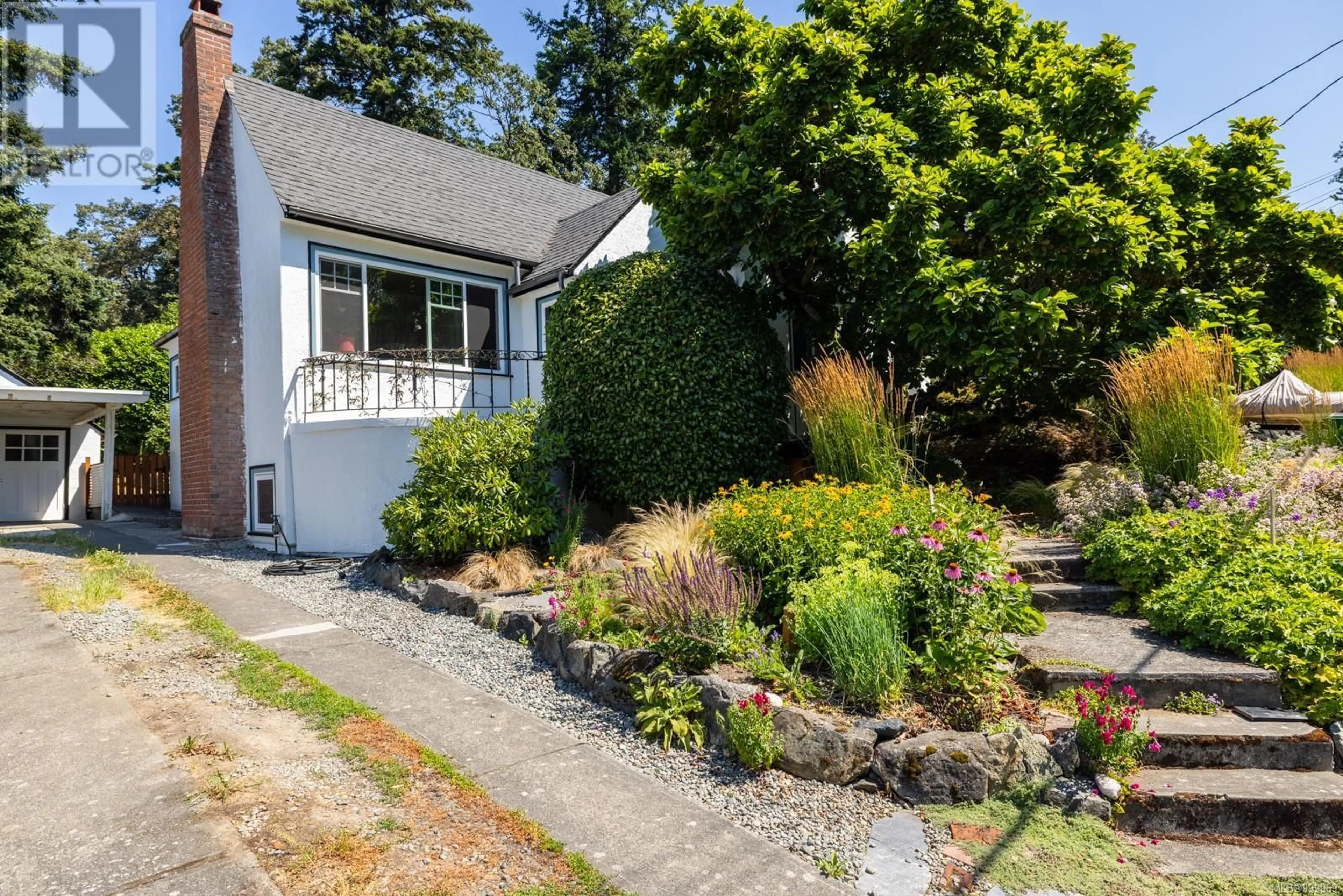 Unknown for 1140 CLOVELLY TERRACE, Saanich British Columbia V8P1V6