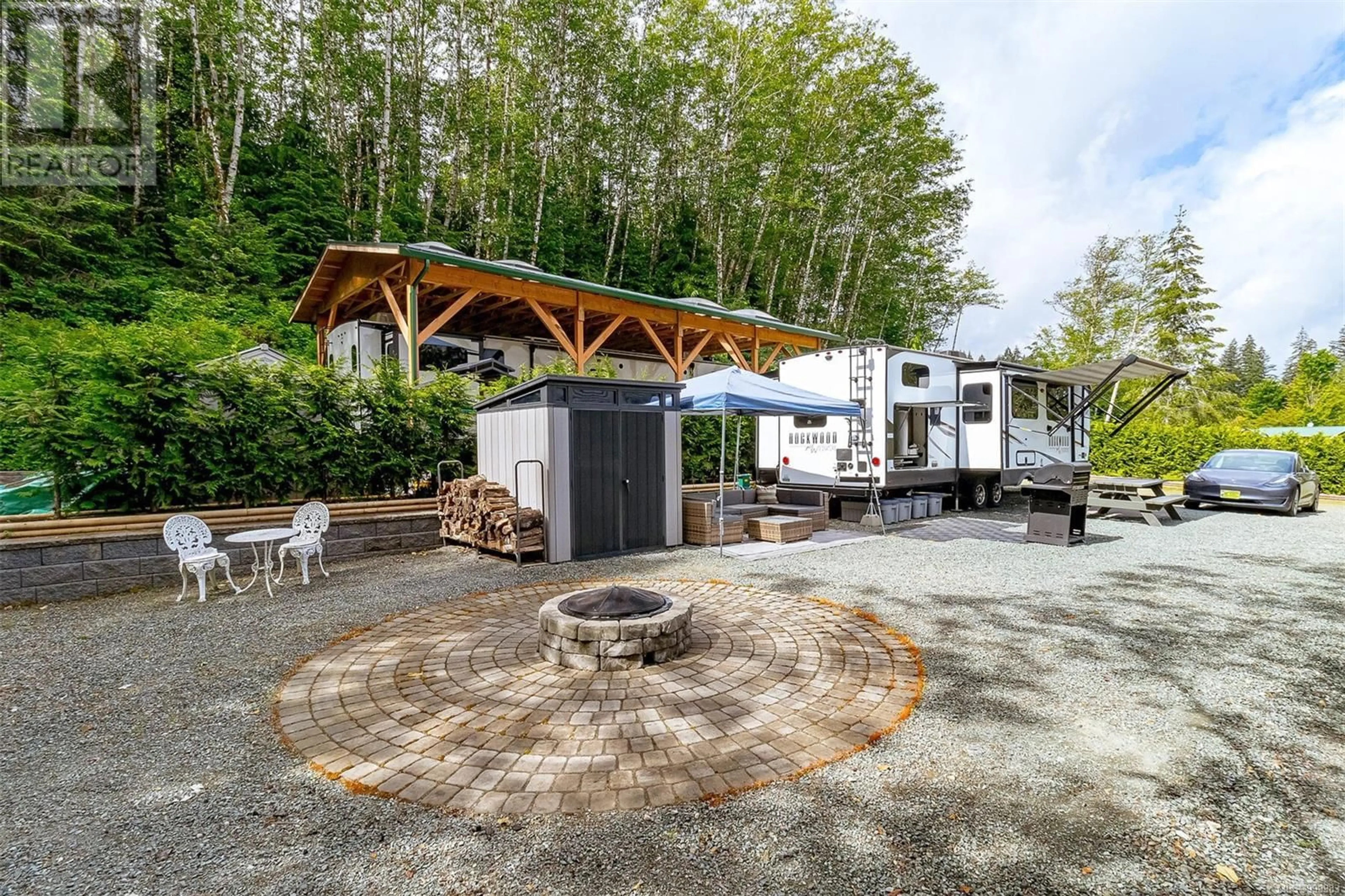Patio, mountain view for 5 - 8631 SOUTH SHORE ROAD, Lake Cowichan British Columbia V0R2G0