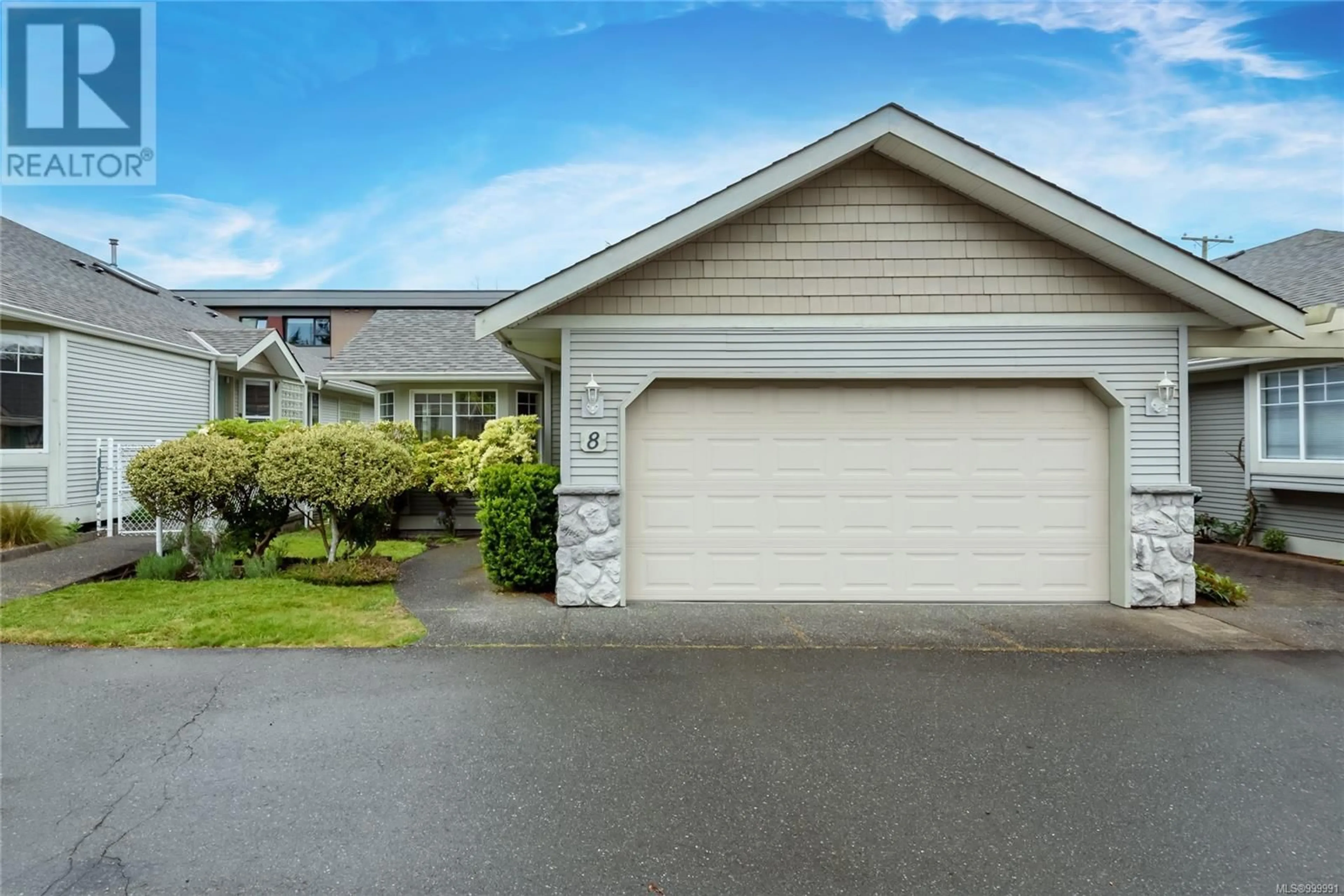 Home with vinyl exterior material, water/lake/river/ocean view for 8 - 1600 BALMORAL AVENUE, Comox British Columbia V9M2N2