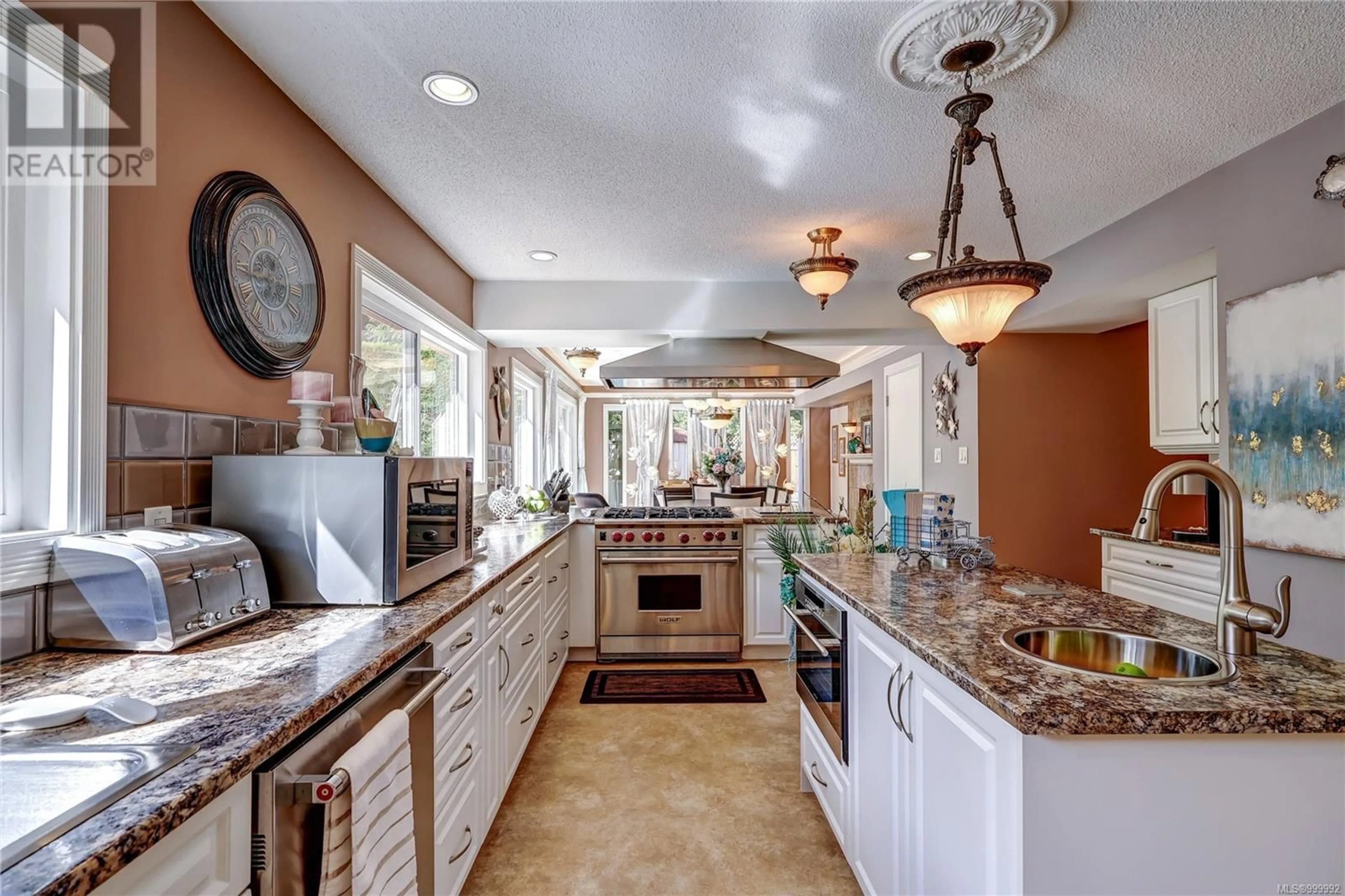 Open concept kitchen, ceramic/tile floor for 3685 PLANTA ROAD, Nanaimo British Columbia V9T3E8
