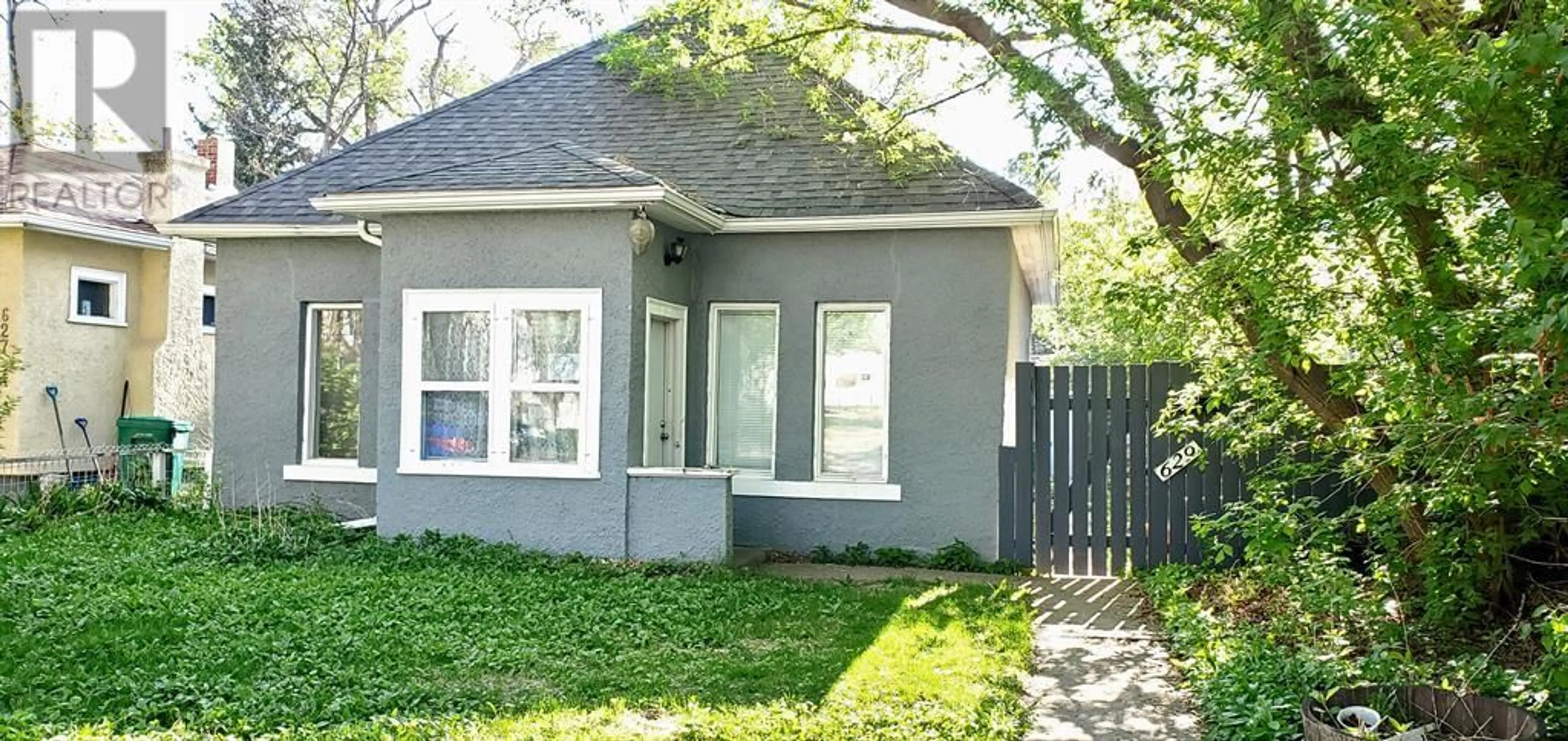 Frontside or backside of a home for 629 5 Street S, Lethbridge Alberta T1J2C1