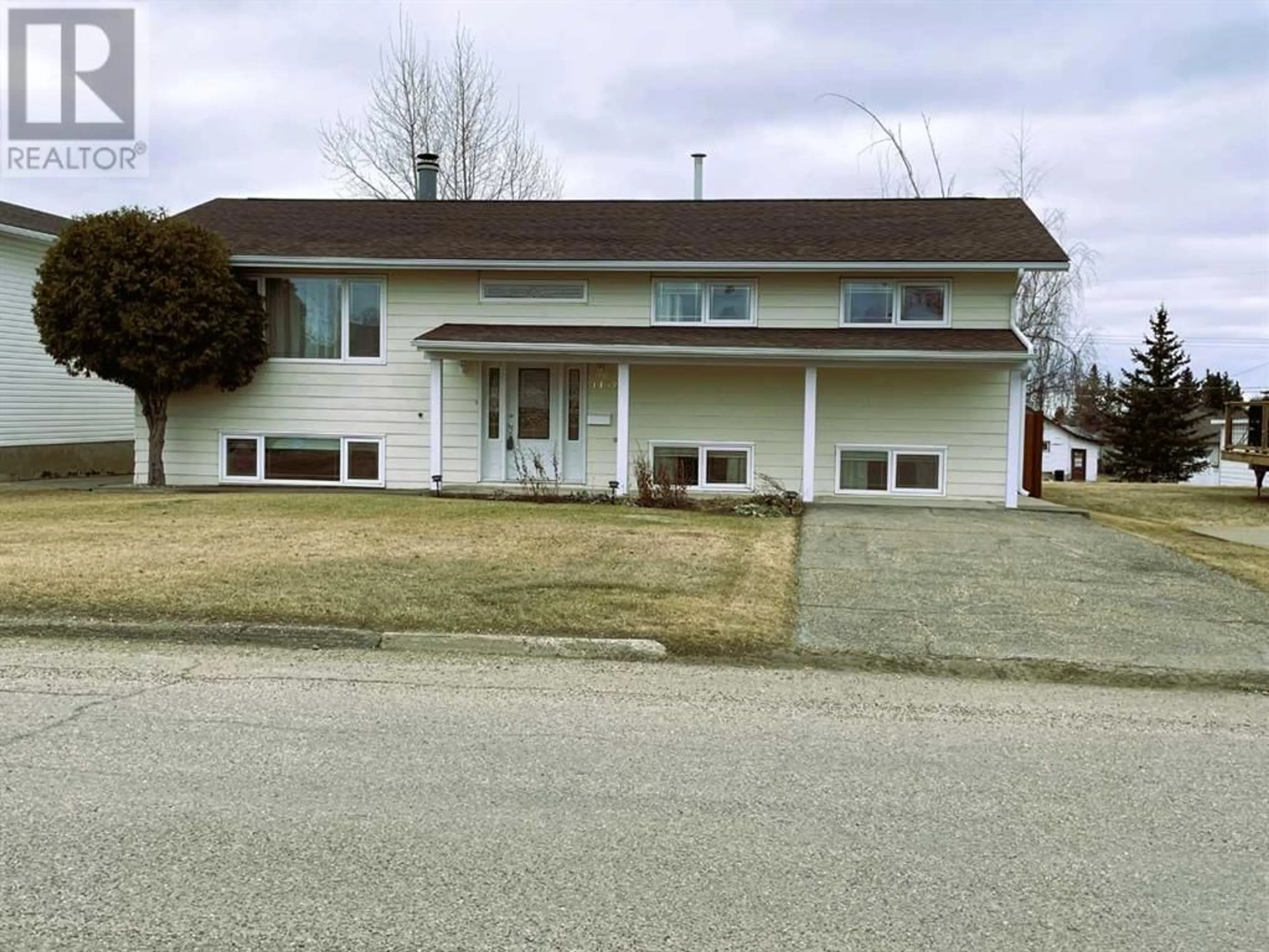 Frontside or backside of a home for 11321 107 Avenue, Fairview Alberta T0H1L0