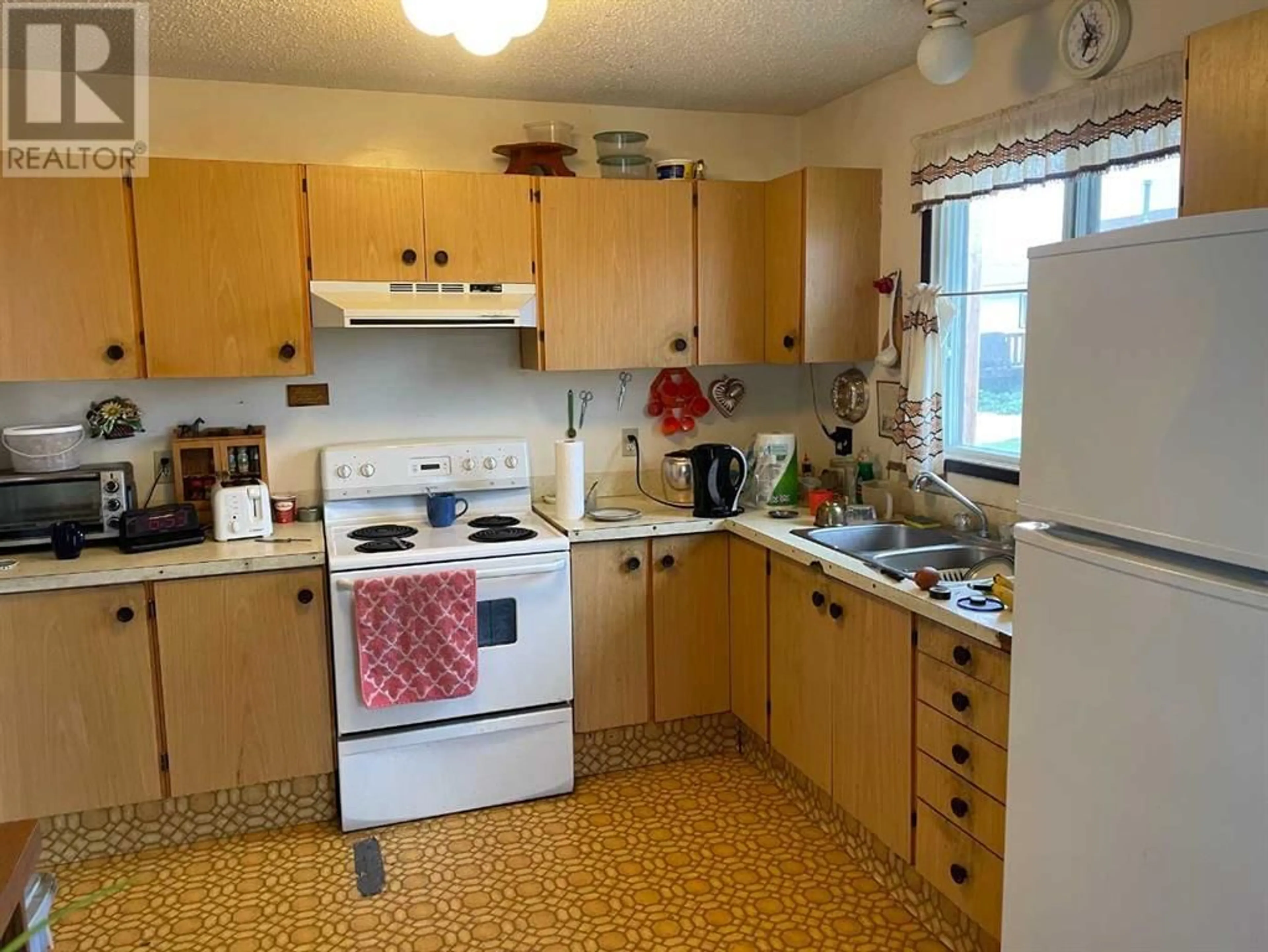 Standard kitchen for 4413 53 Street, Grimshaw Alberta T0H1W0