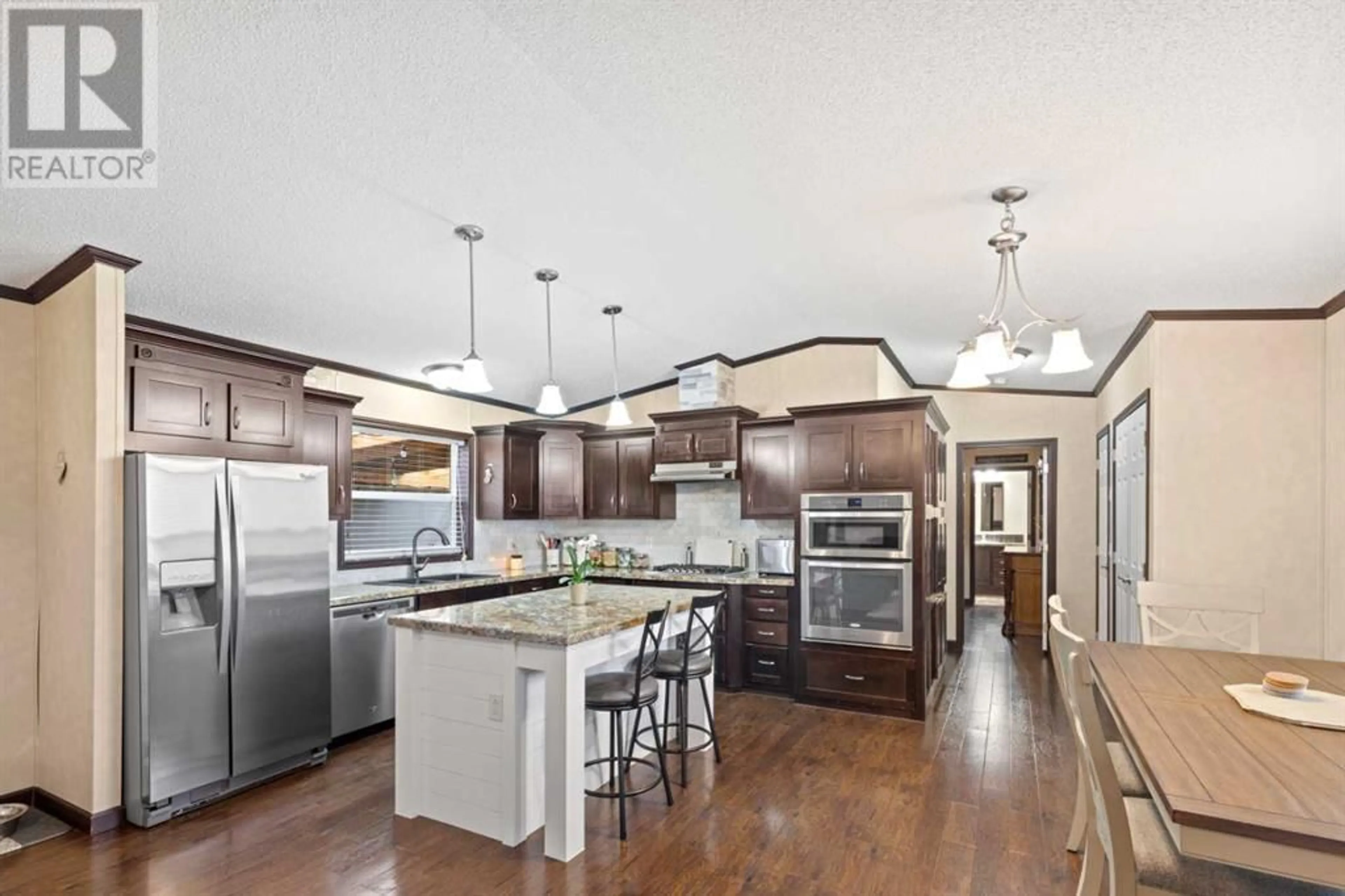 Contemporary kitchen for 367 10615 88 Street, Grande Prairie Alberta T8X1P5