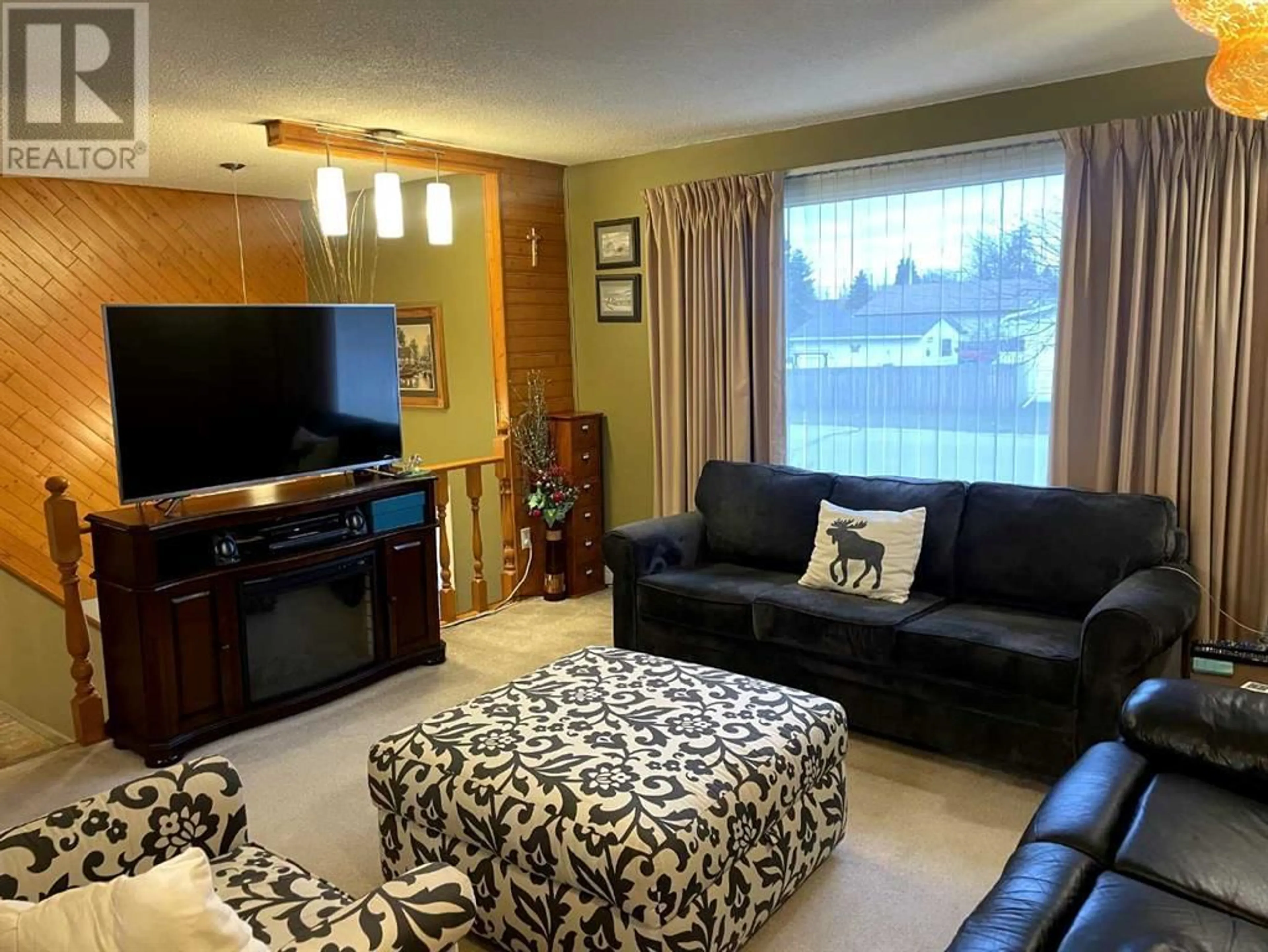 Living room for 4706 55 Street, Grimshaw Alberta T0H1W0