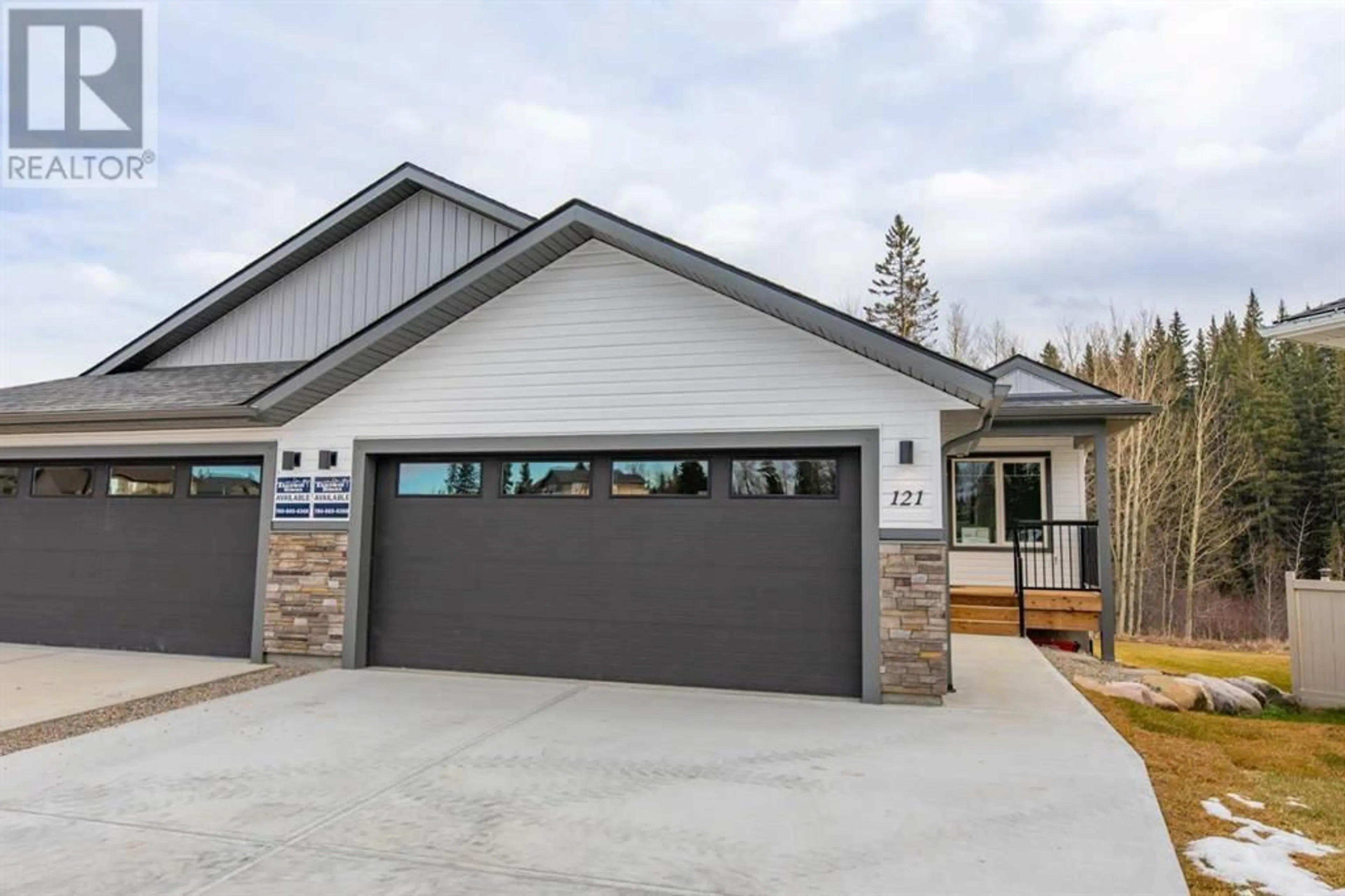 Home with vinyl exterior material for 121 Berry Place, Hinton Alberta T7V0A1