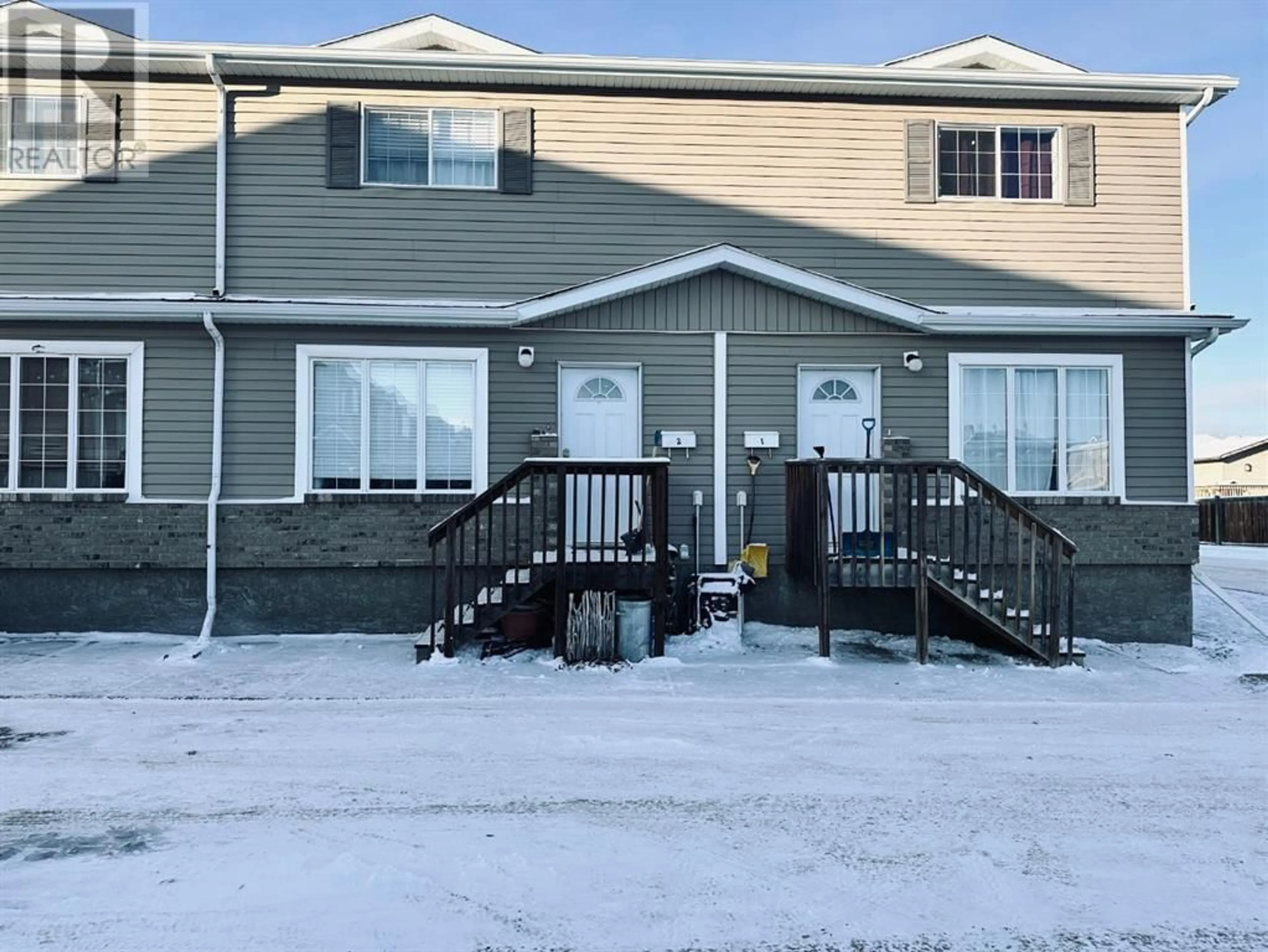 A pic from exterior of the house or condo for 2 1811 49 Avenue, Lloydminster Saskatchewan S9V0Z3