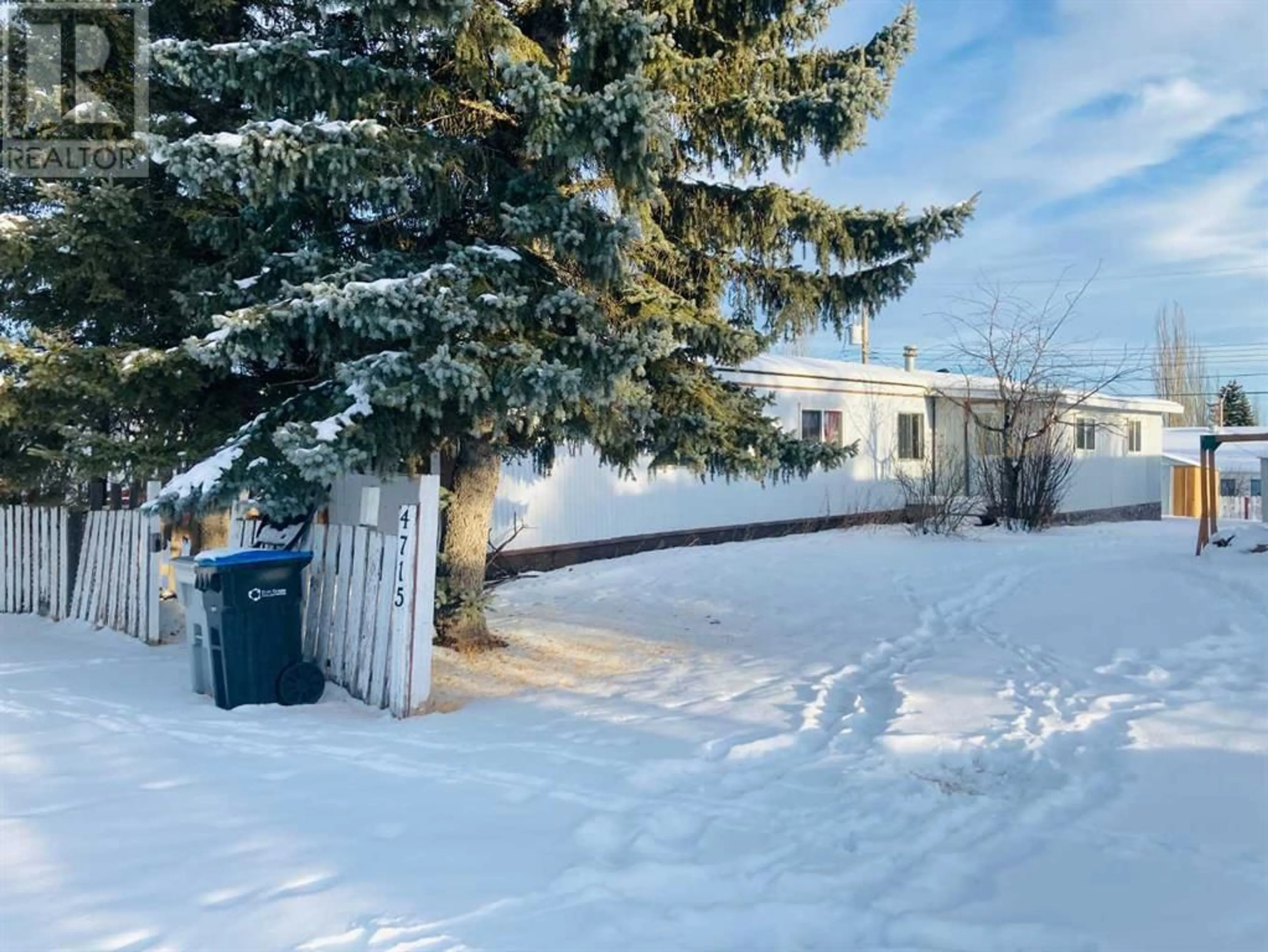 A pic from exterior of the house or condo for 4715 45th Street, Mayerthorpe Alberta T0E1N0
