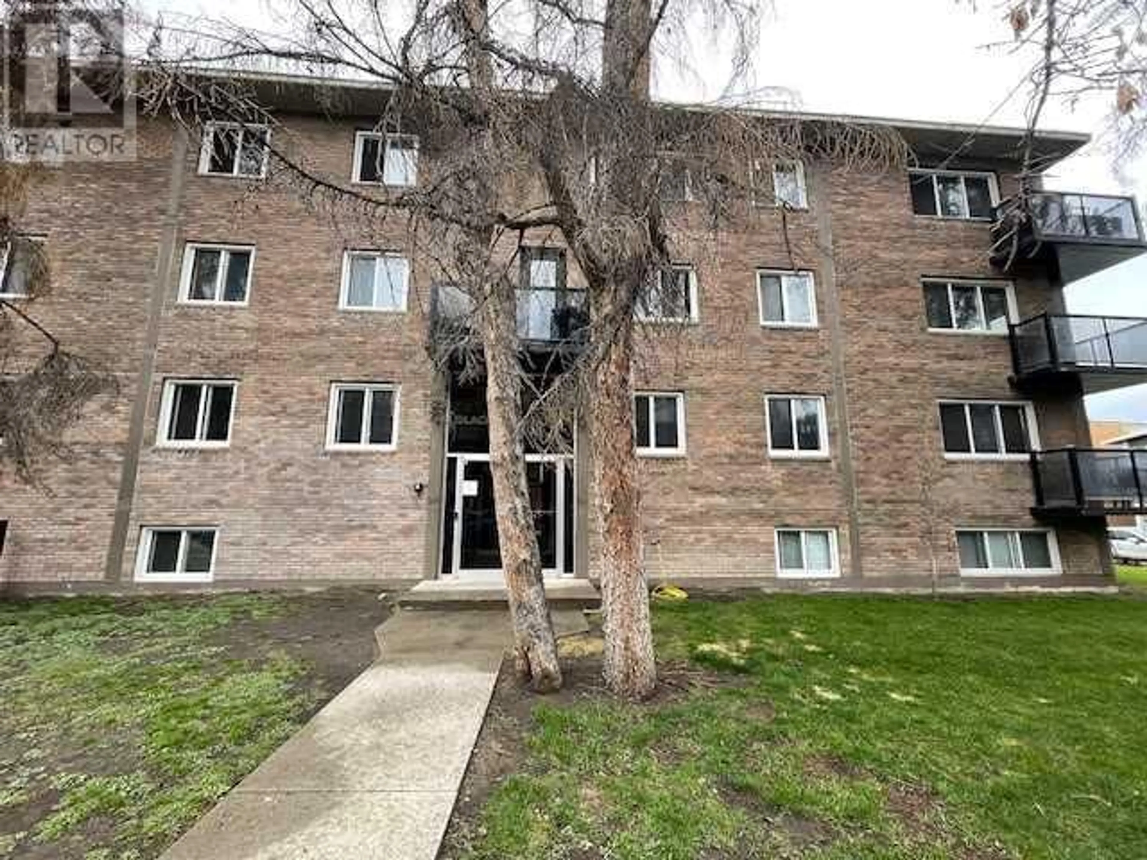 A pic from exterior of the house or condo for 25 1230 Cameron Avenue SW, Calgary Alberta T2T0K9