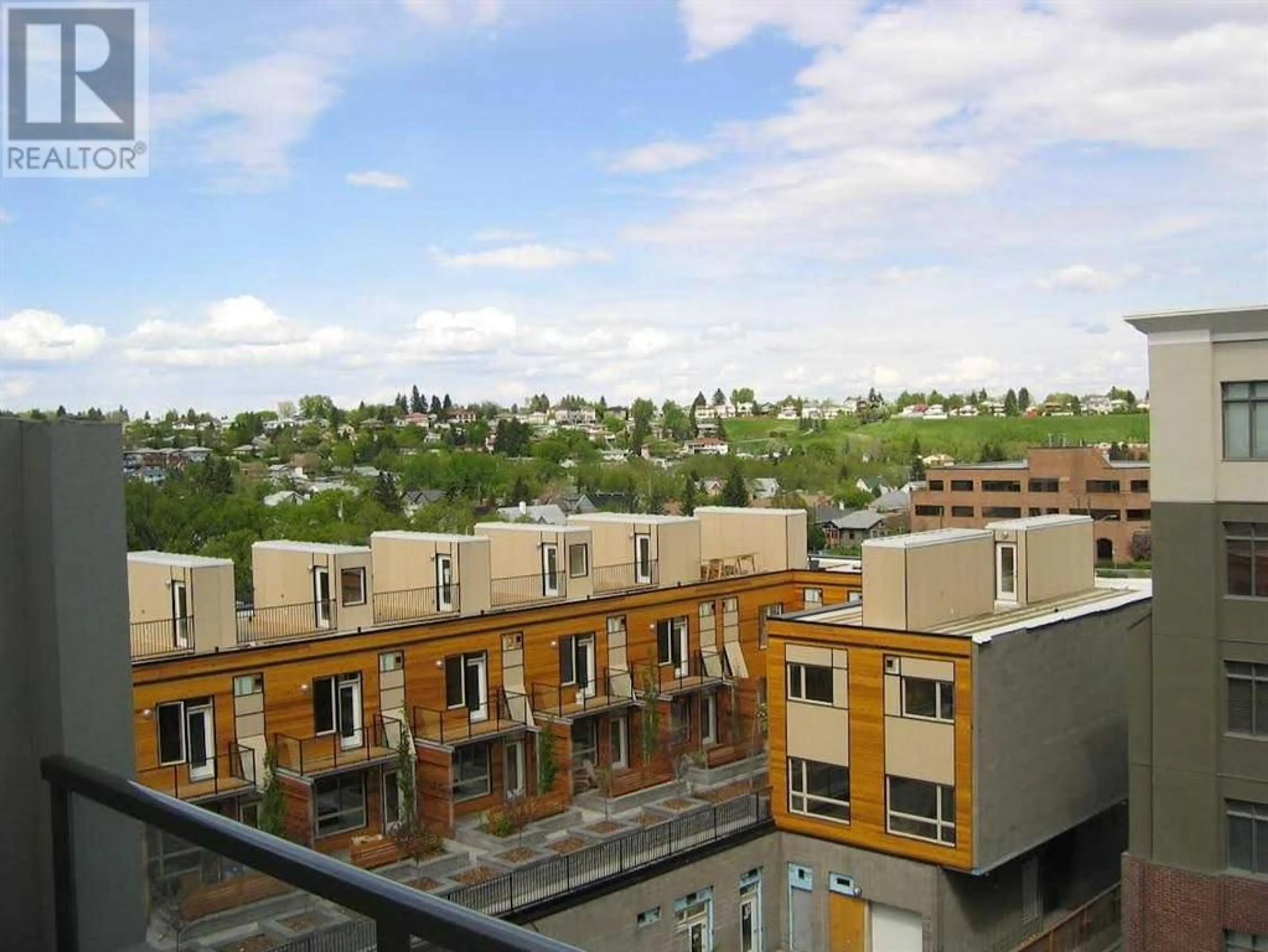 A pic from exterior of the house or condo for 637 910 Centre Avenue NE, Calgary Alberta T2E9C8
