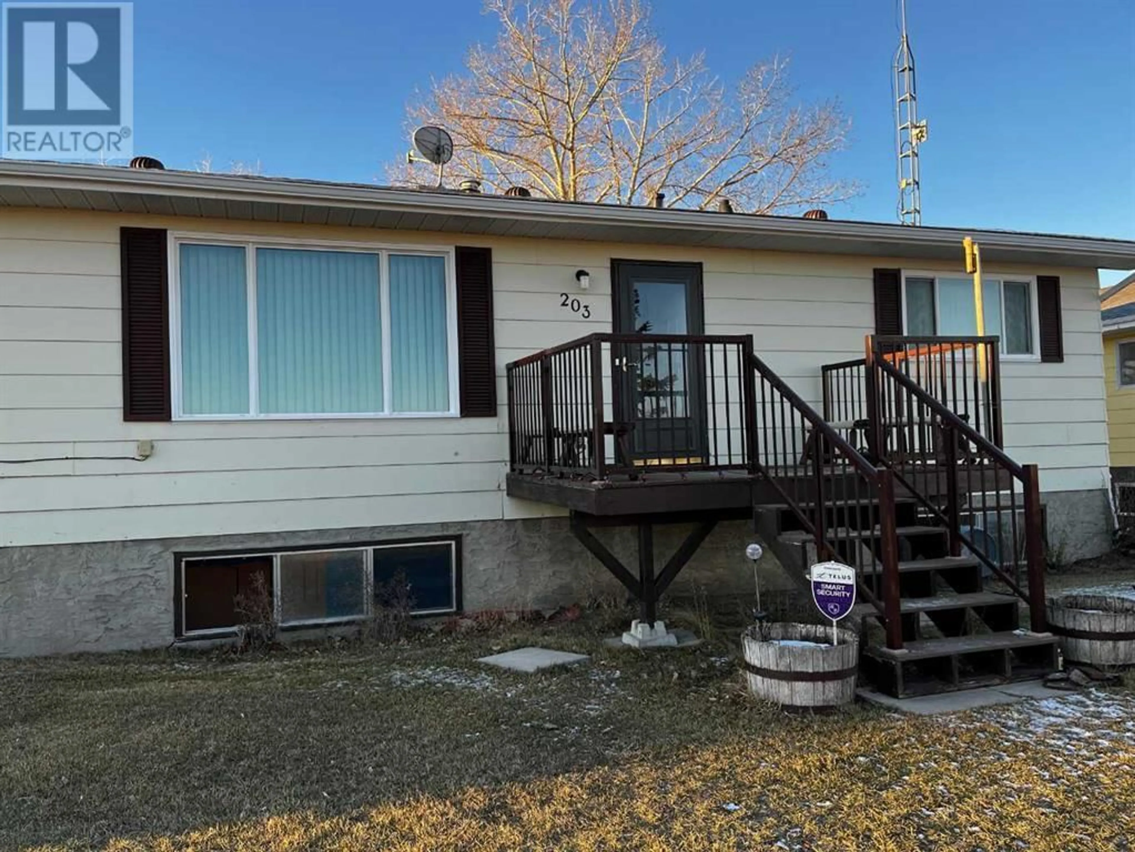 A pic from exterior of the house or condo for 203 3rd Avenue W, Hussar Alberta T0J1S0