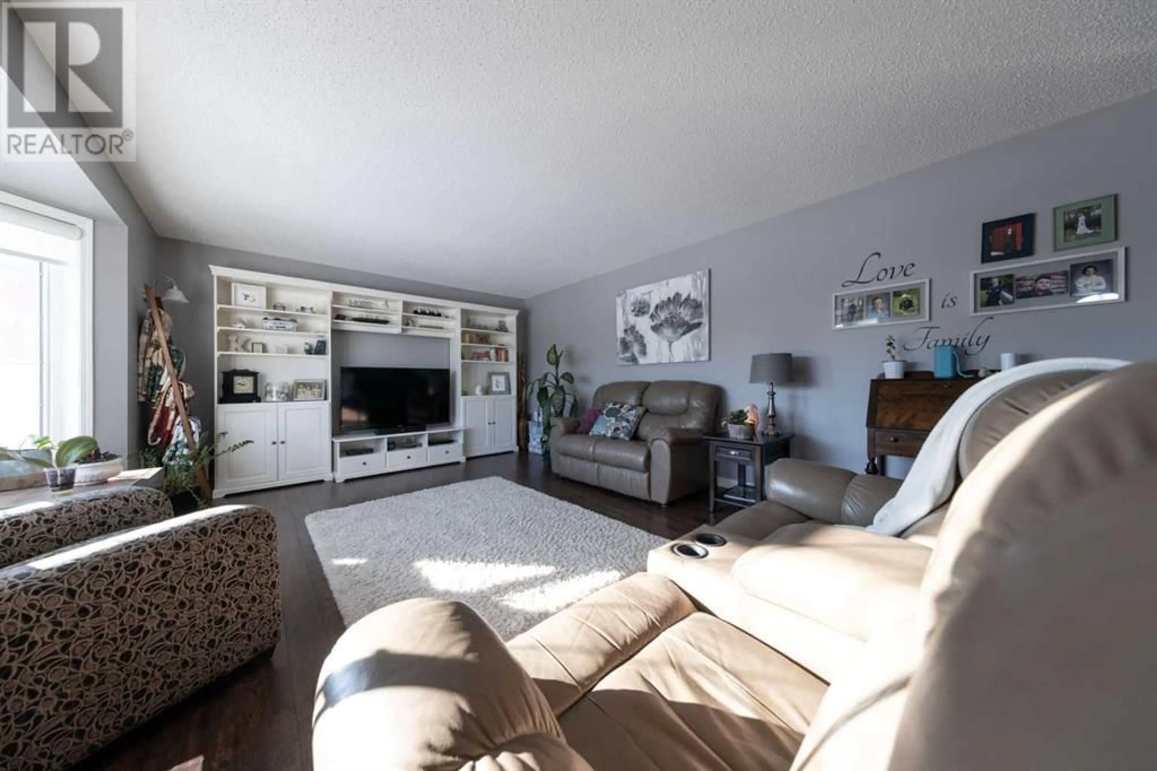 Living room for 510 2 Street E, Maidstone Saskatchewan S0M1M0