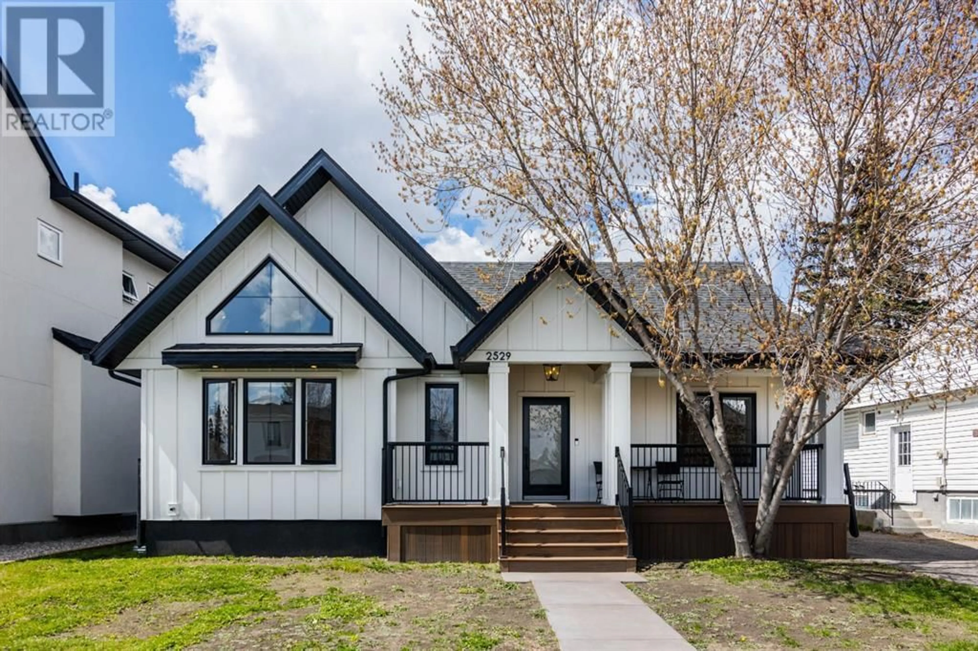 Frontside or backside of a home for 2529 20 Street SW, Calgary Alberta T2T4Z4