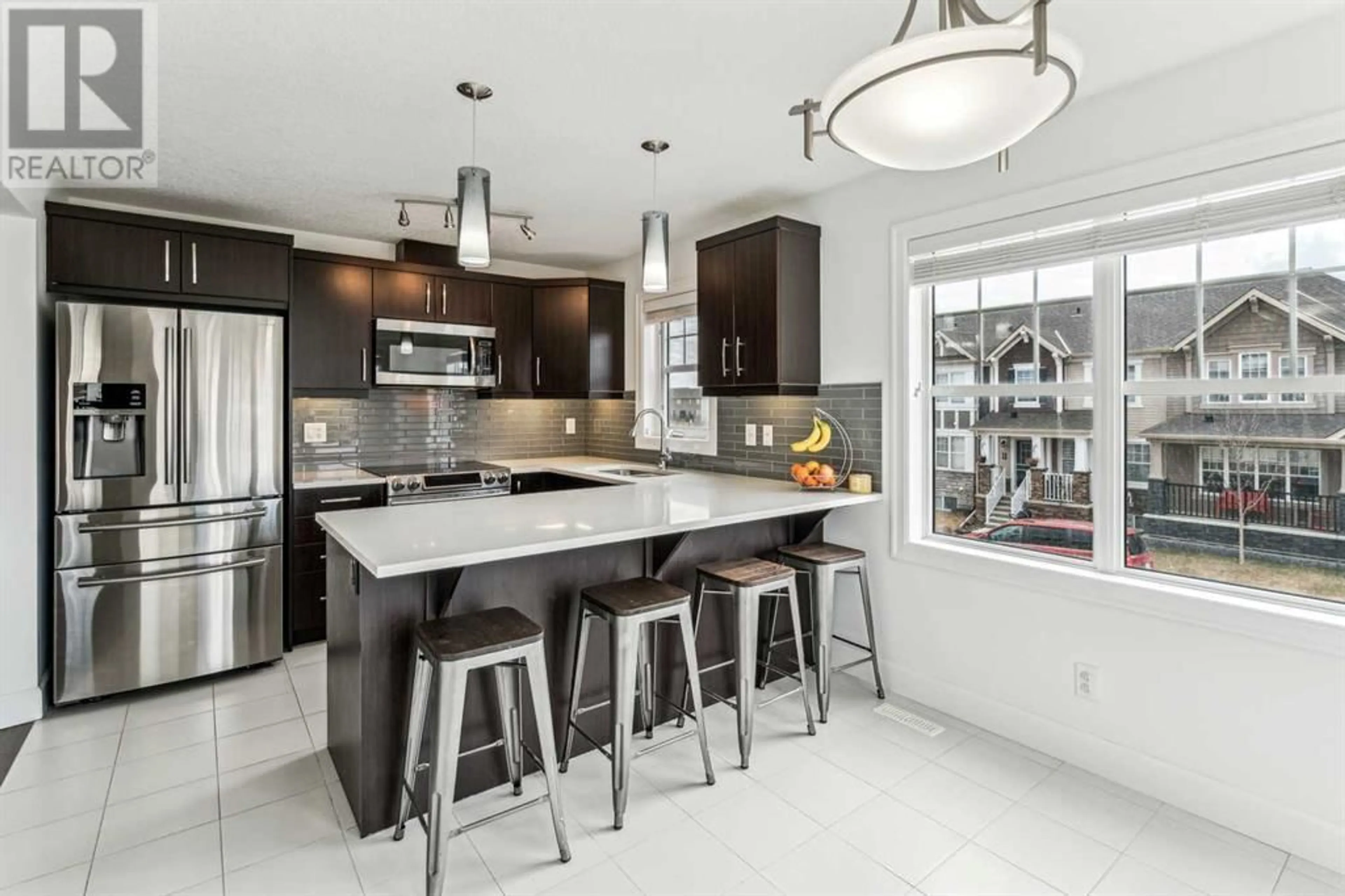 Contemporary kitchen for 224 Windford Crescent SW, Airdrie Alberta T4B4G5