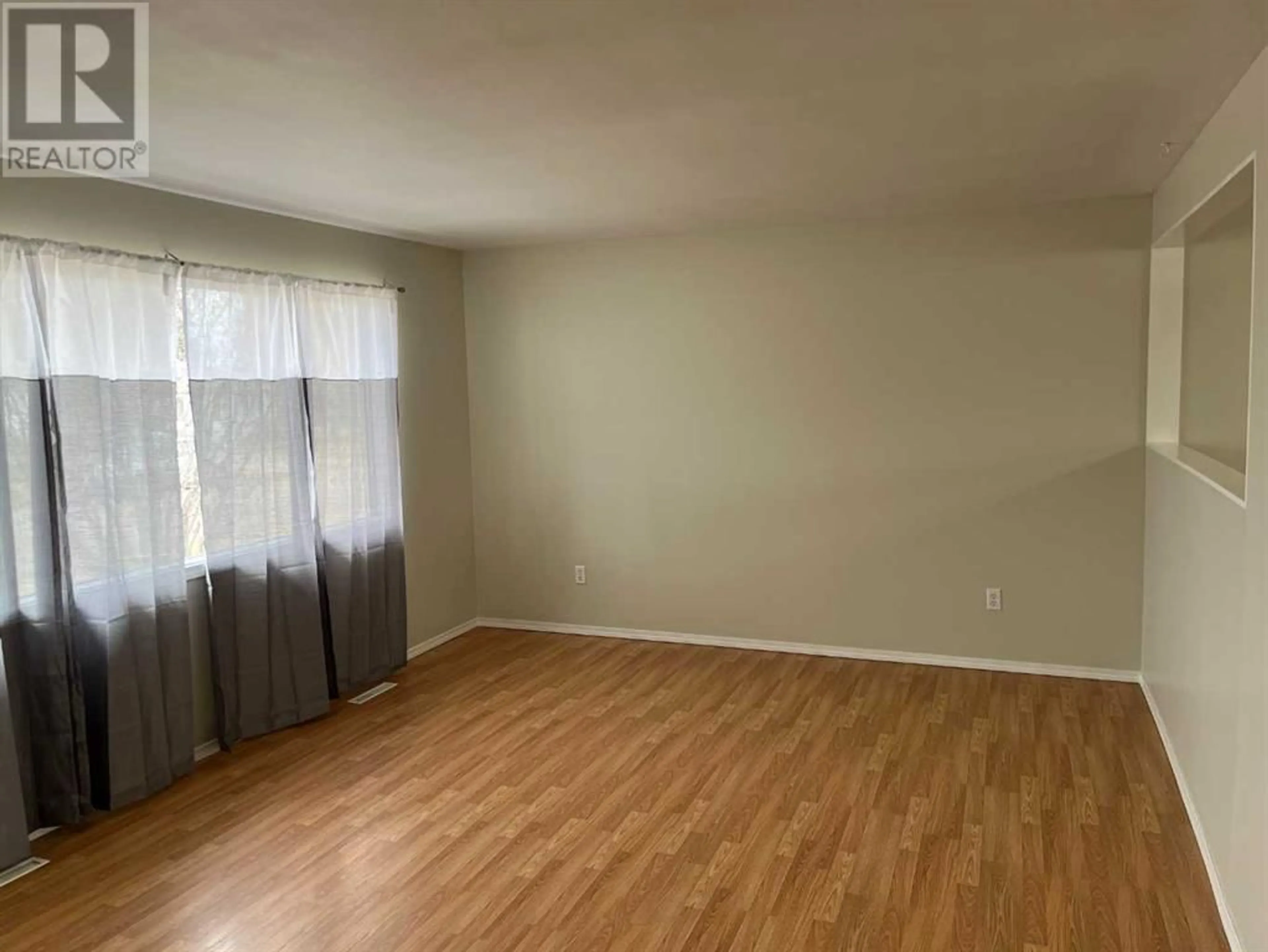 Living room for 4511 47 Street, Lloydminster Saskatchewan S9V0J8