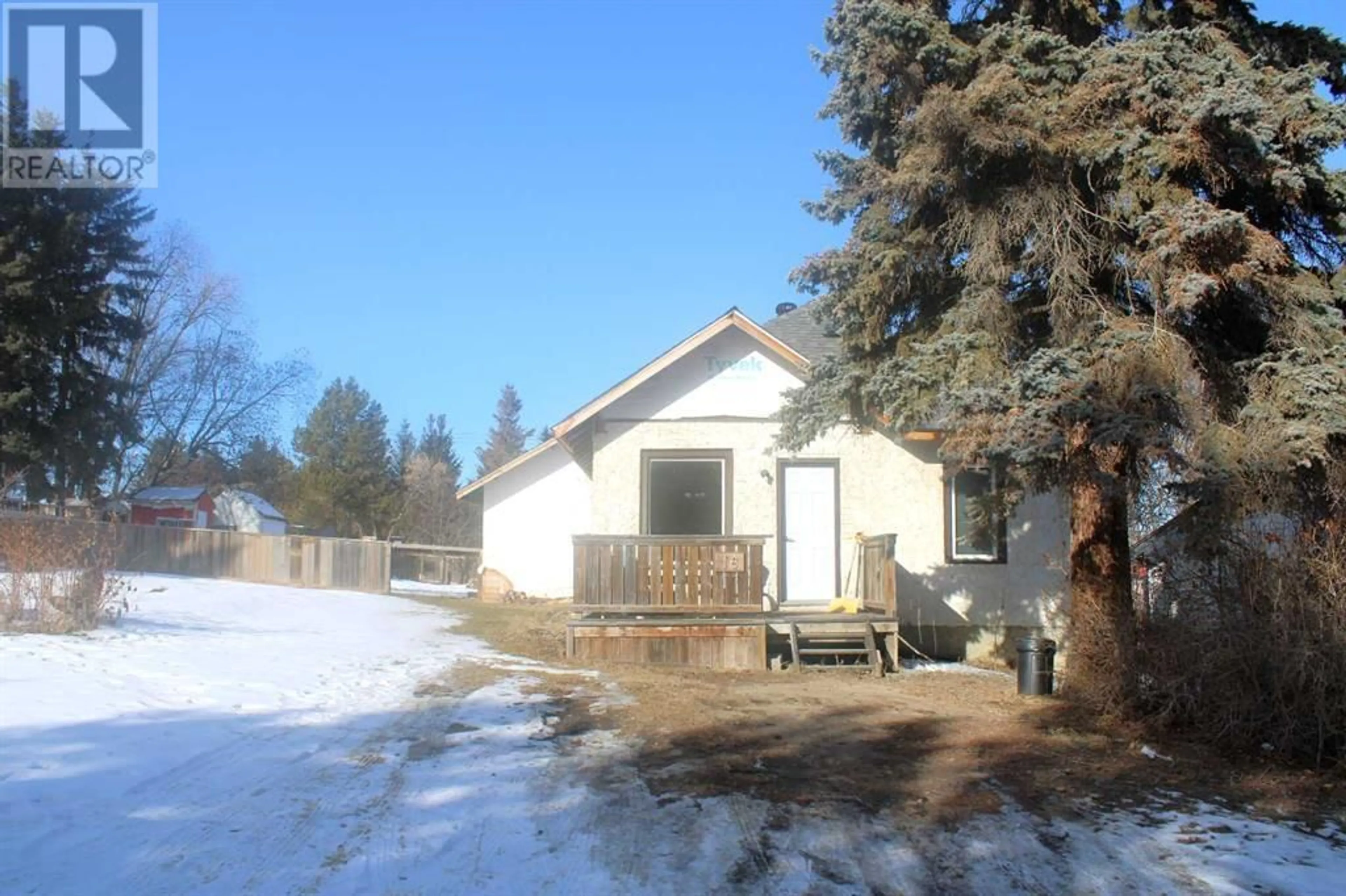 Outside view for 16 Sullivan Street, Rural Lacombe County Alberta T0C2N0