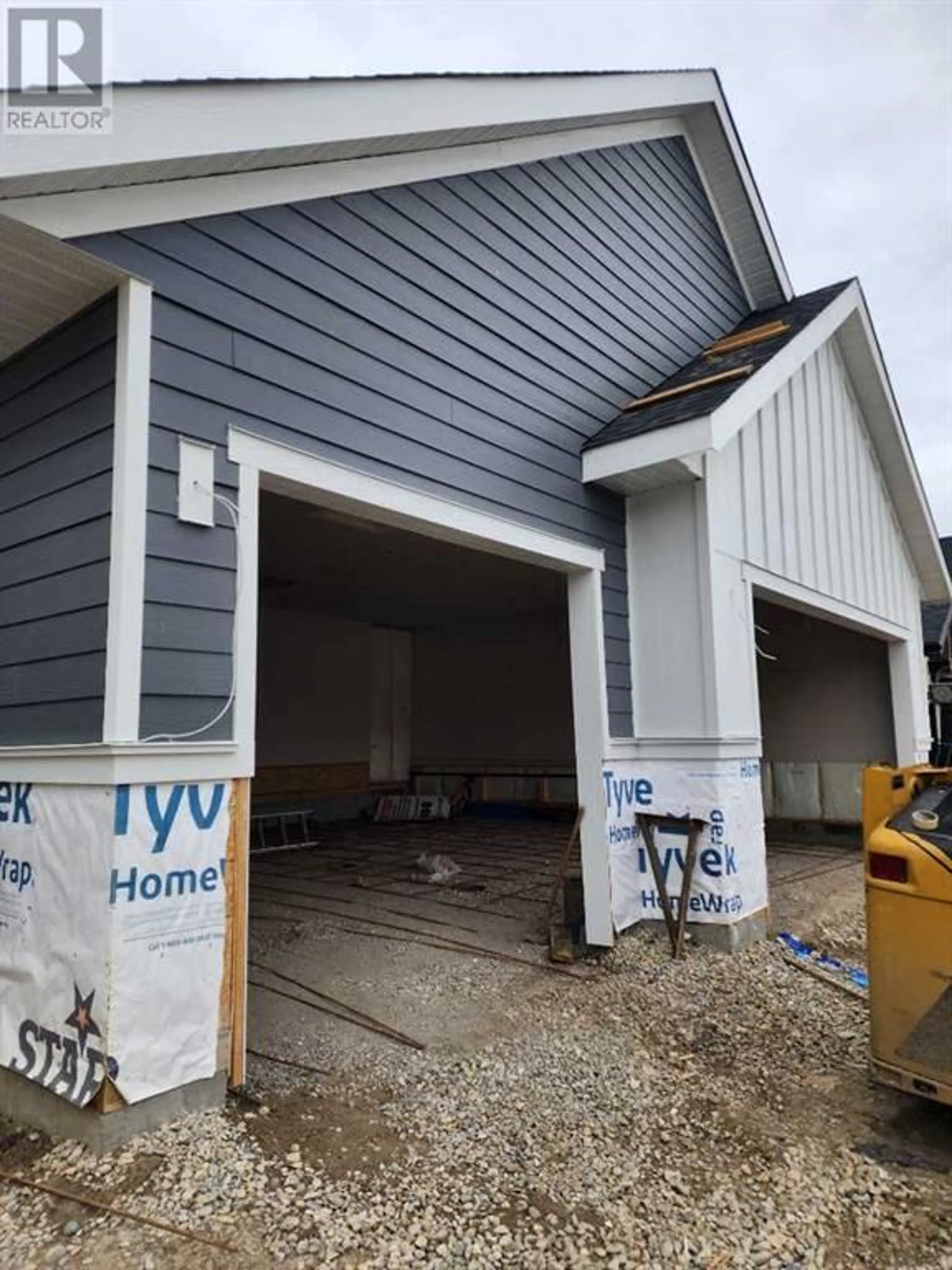 Home with vinyl exterior material for 689 Murifield Crescent, Lyalta Alberta T0J1Y1