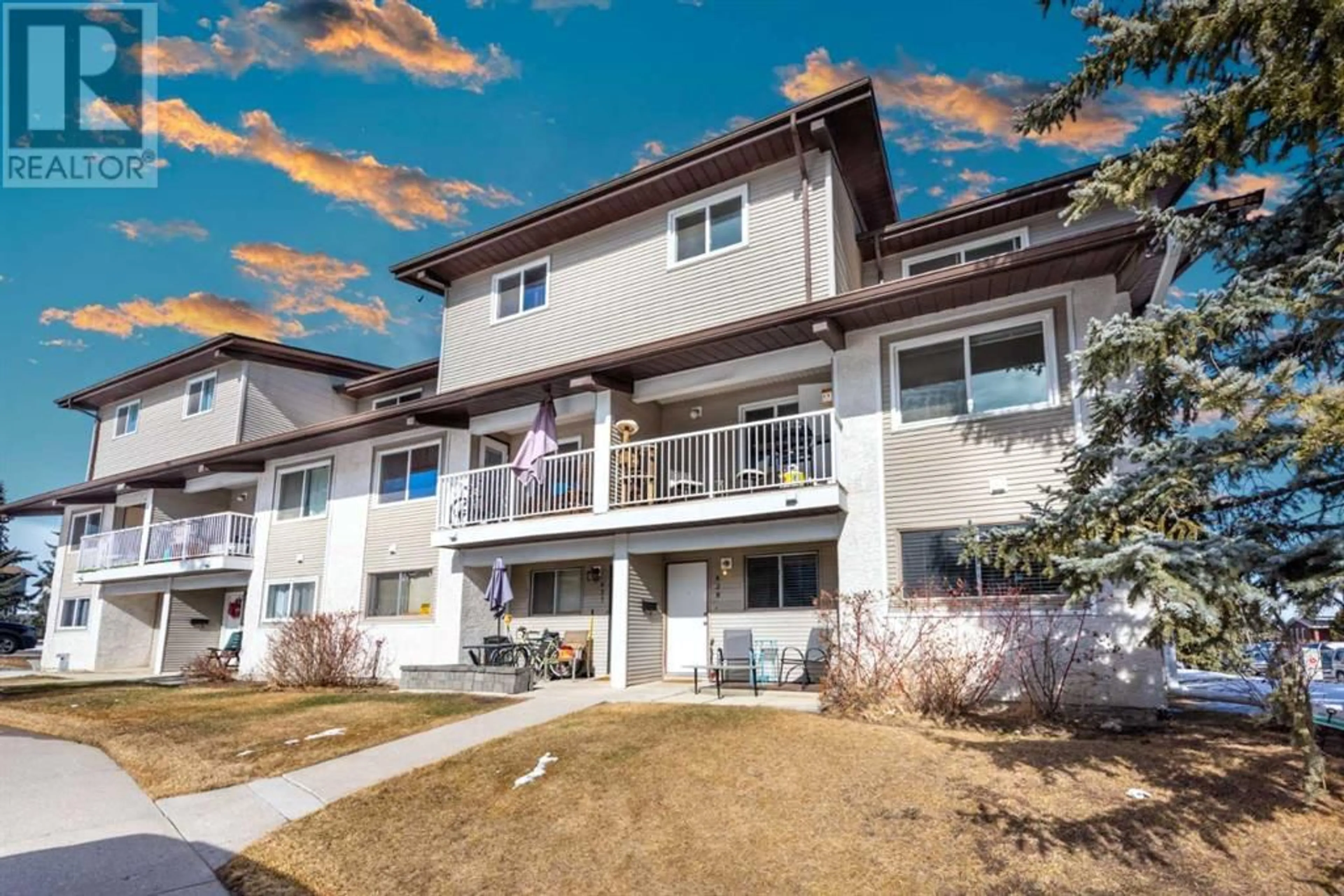 A pic from exterior of the house or condo for 428 200 Brookpark Drive SW, Calgary Alberta T2W3E5