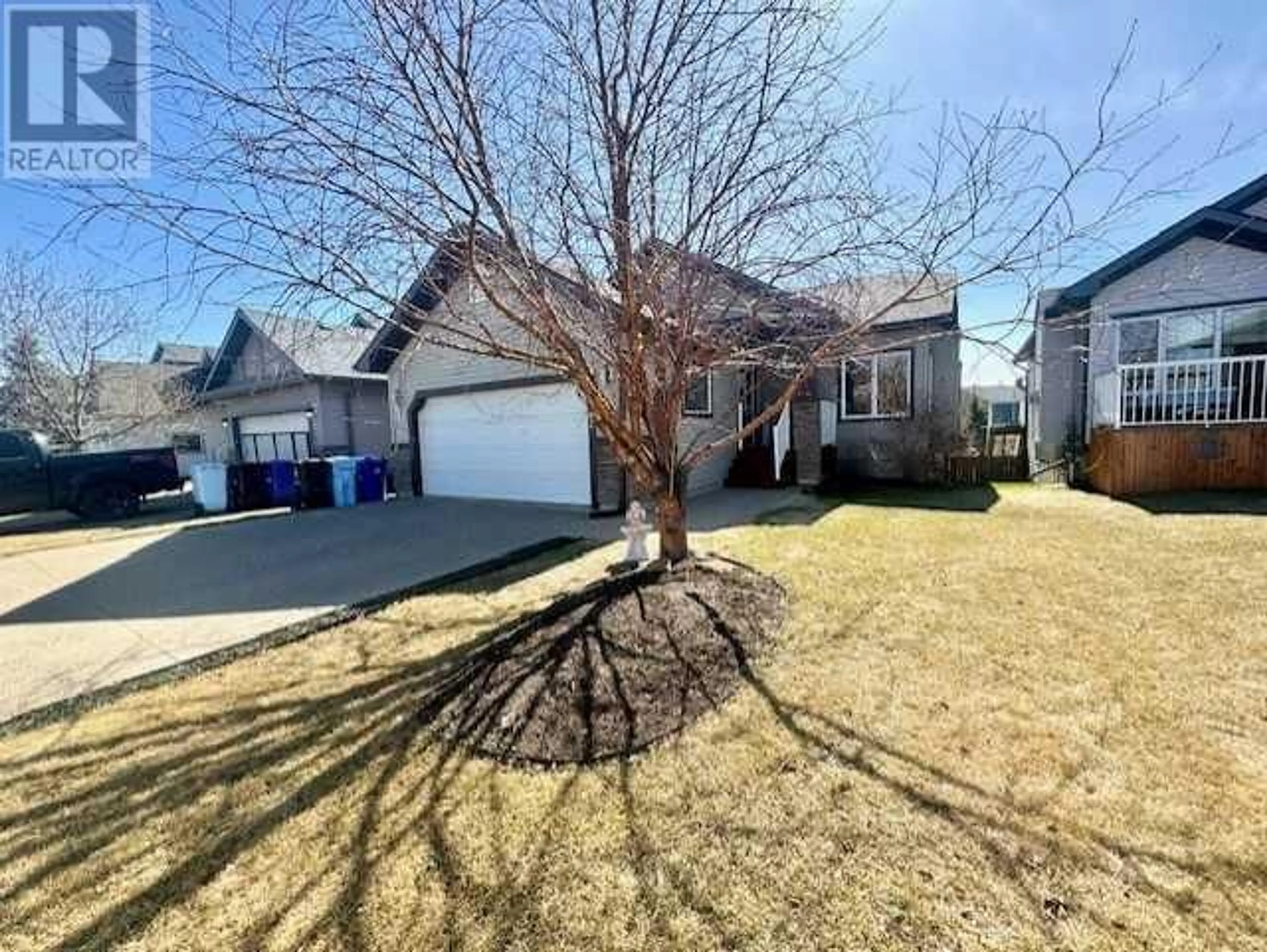 Frontside or backside of a home for 382 Pacific Crescent, Fort McMurray Alberta T9K0E5