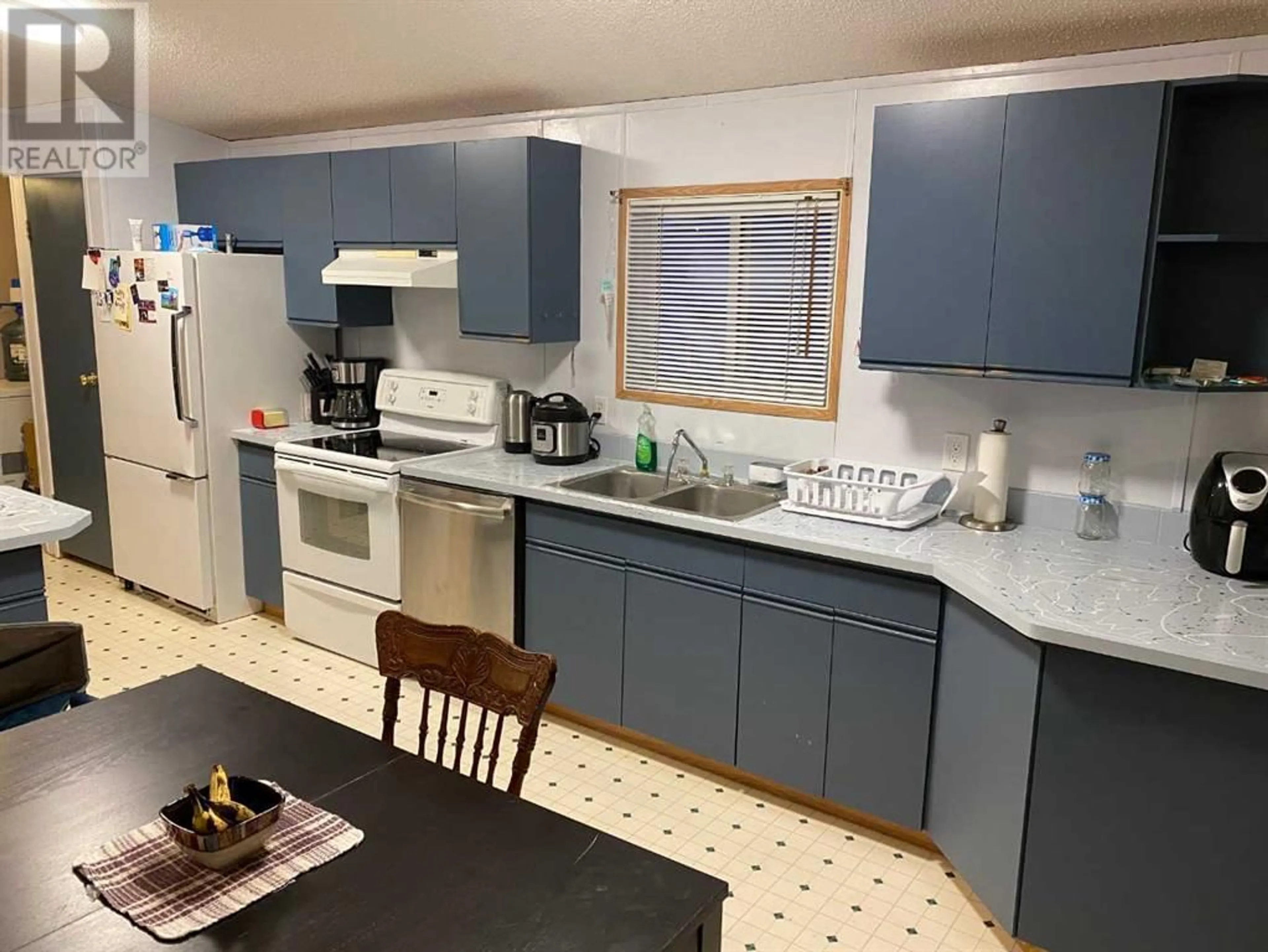 Standard kitchen for 4817 43A Avenue, Spirit River Alberta T0H3G0