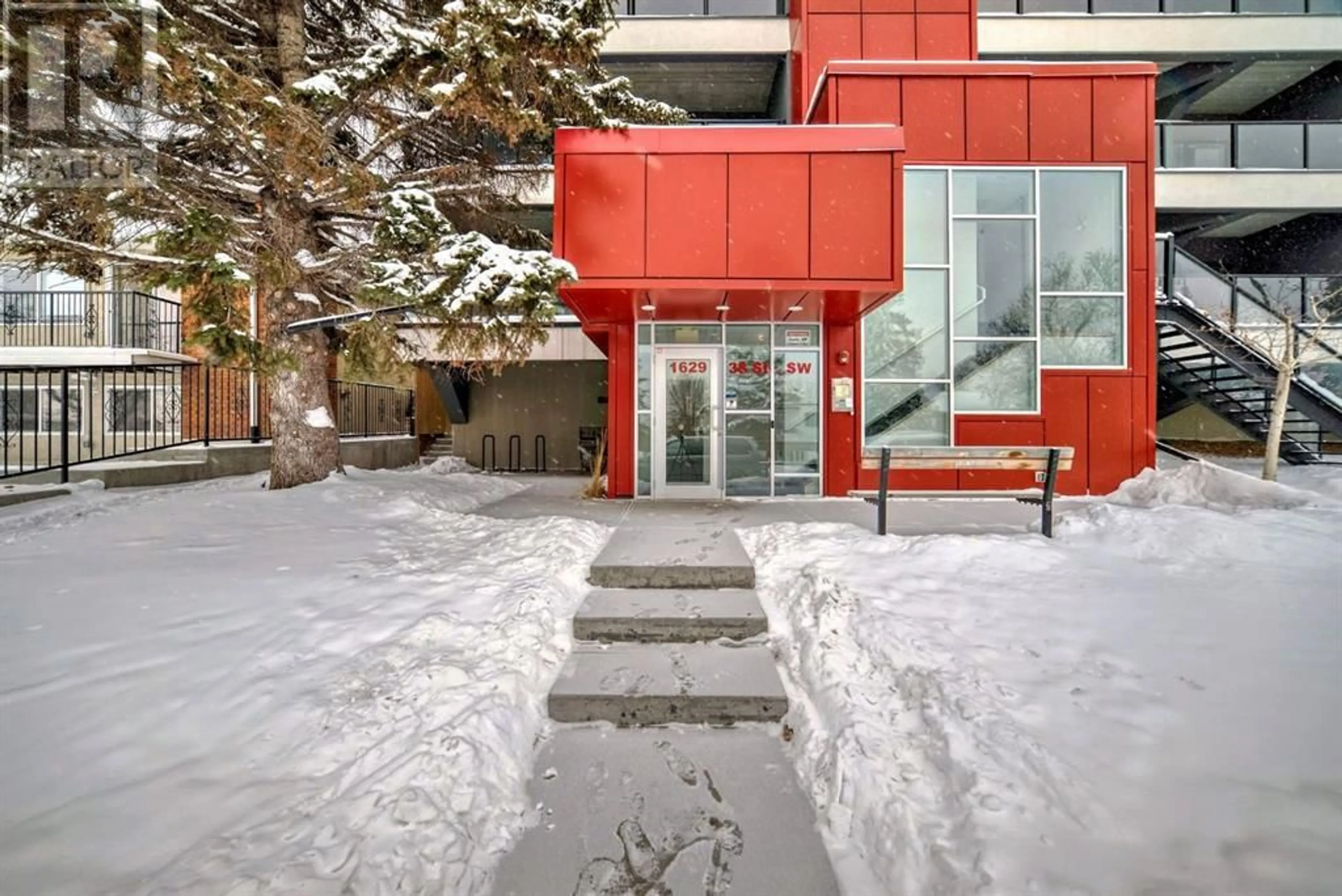 A pic from exterior of the house or condo for 304 1629 38 Street SW, Calgary Alberta T3C1T8