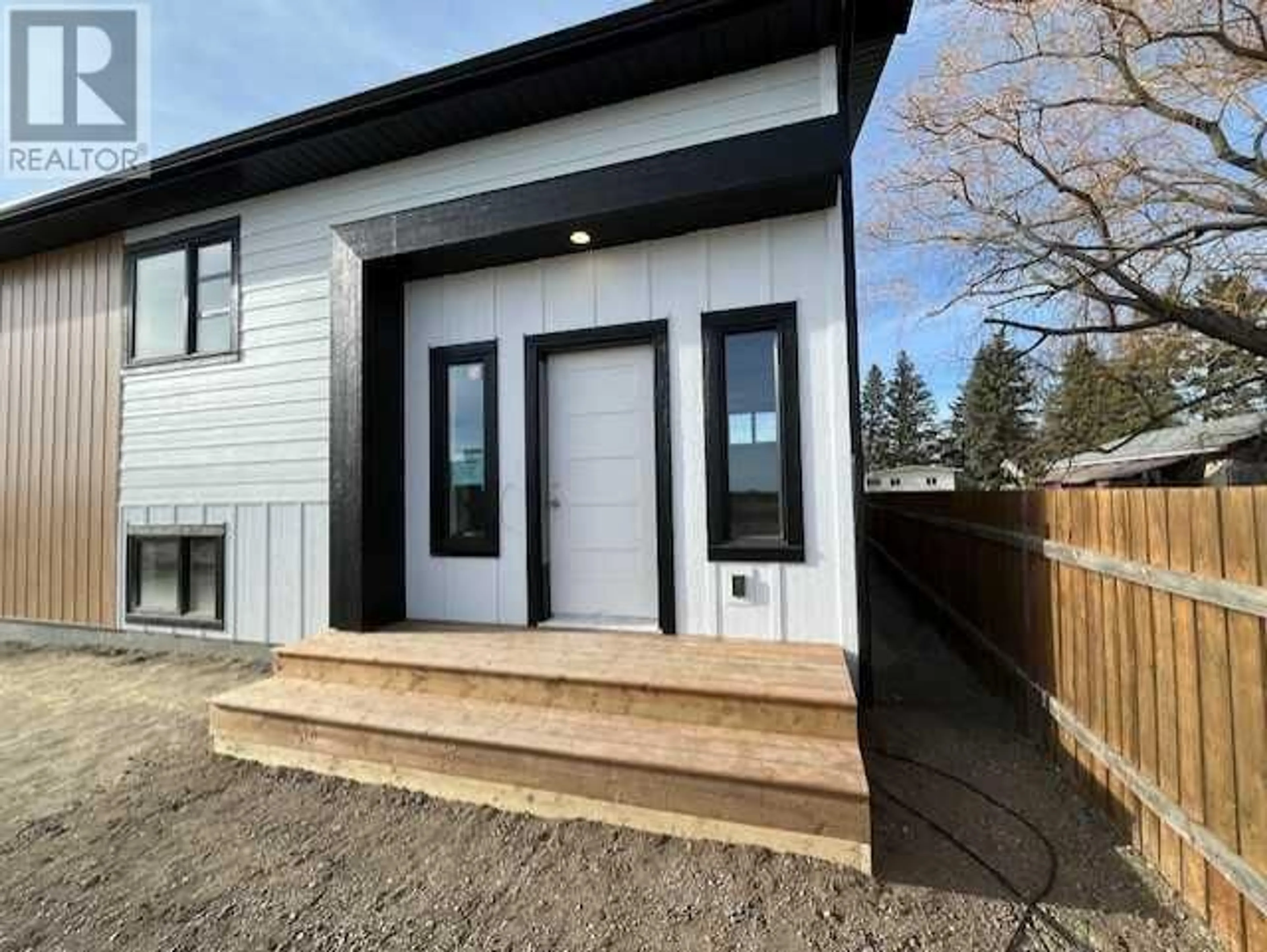 Frontside or backside of a home for 5107 40 Avenue, Taber Alberta T1G1B7