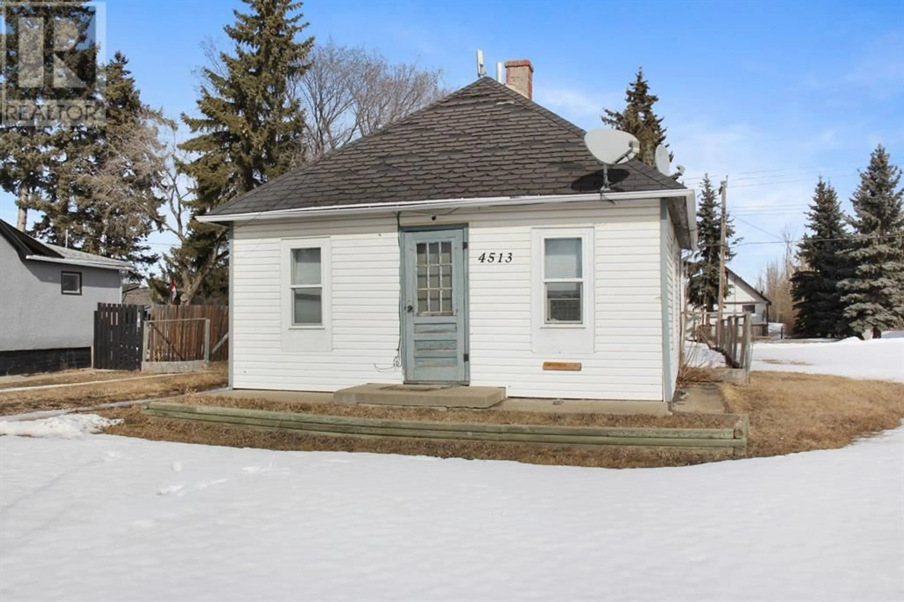Cottage for 4513 49 Avenue, Castor Alberta T0C0X0